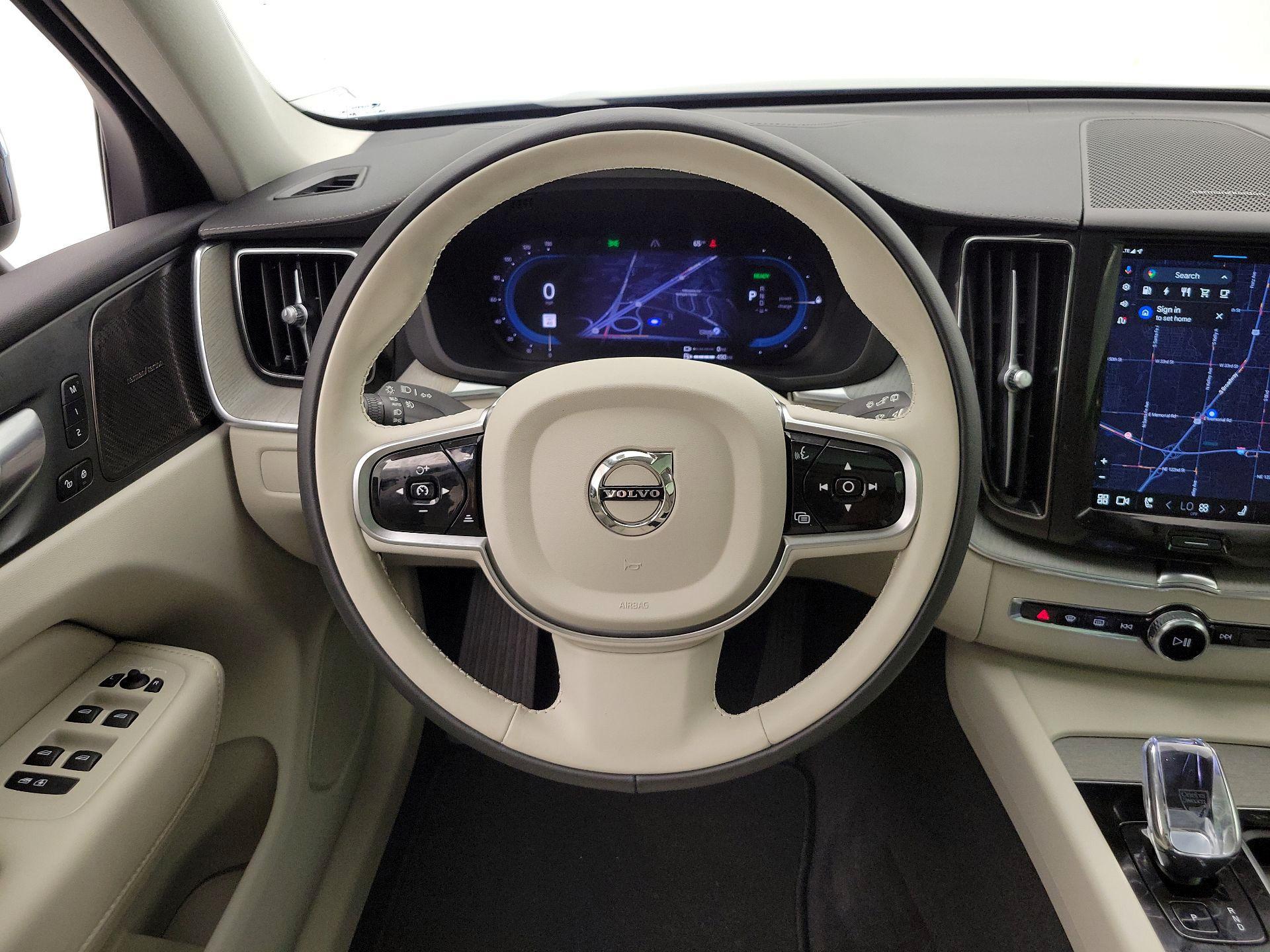 Thumbnail: 2025 Volvo XC60 - 10