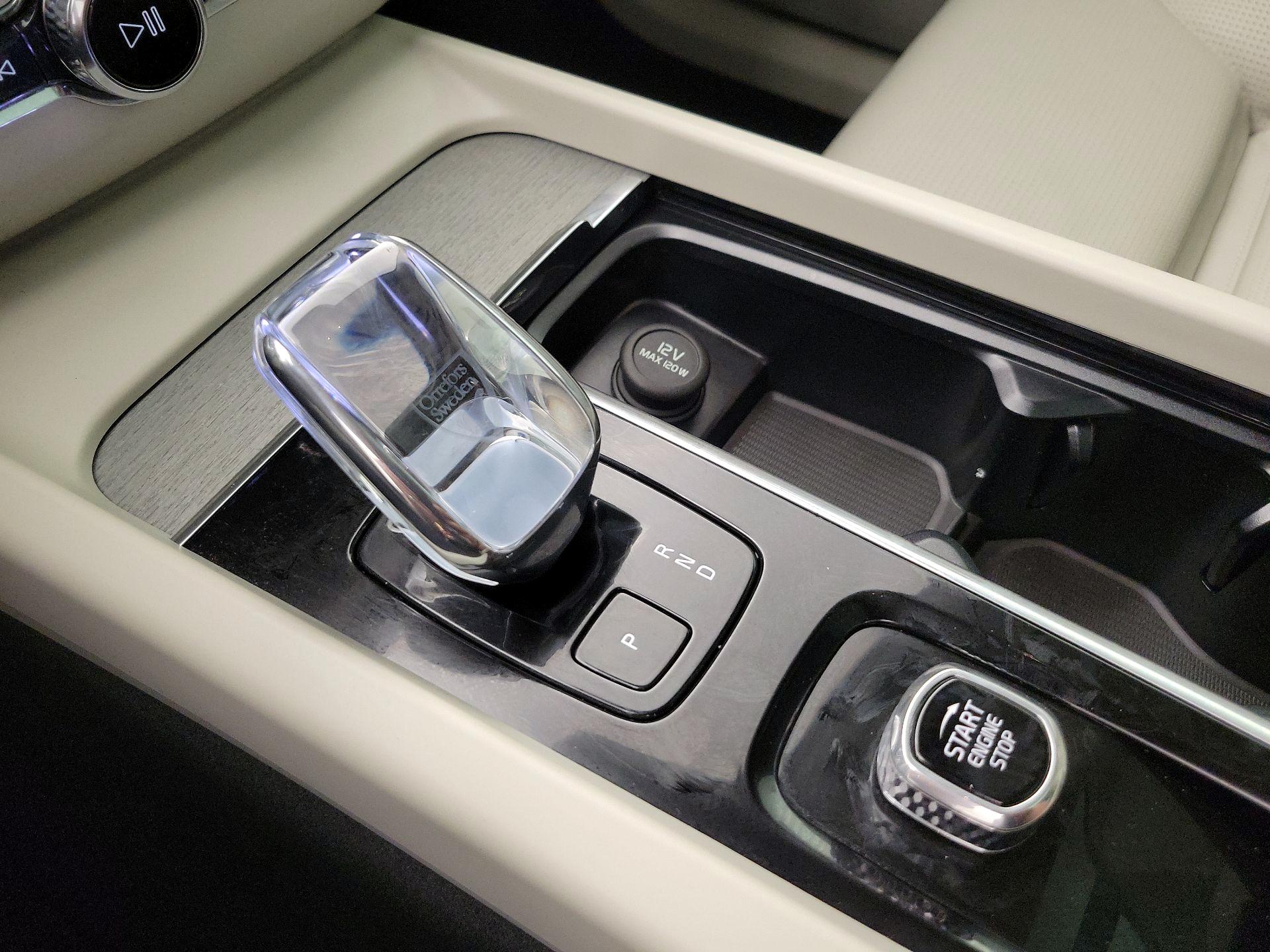 Thumbnail: 2025 Volvo XC60 - 18