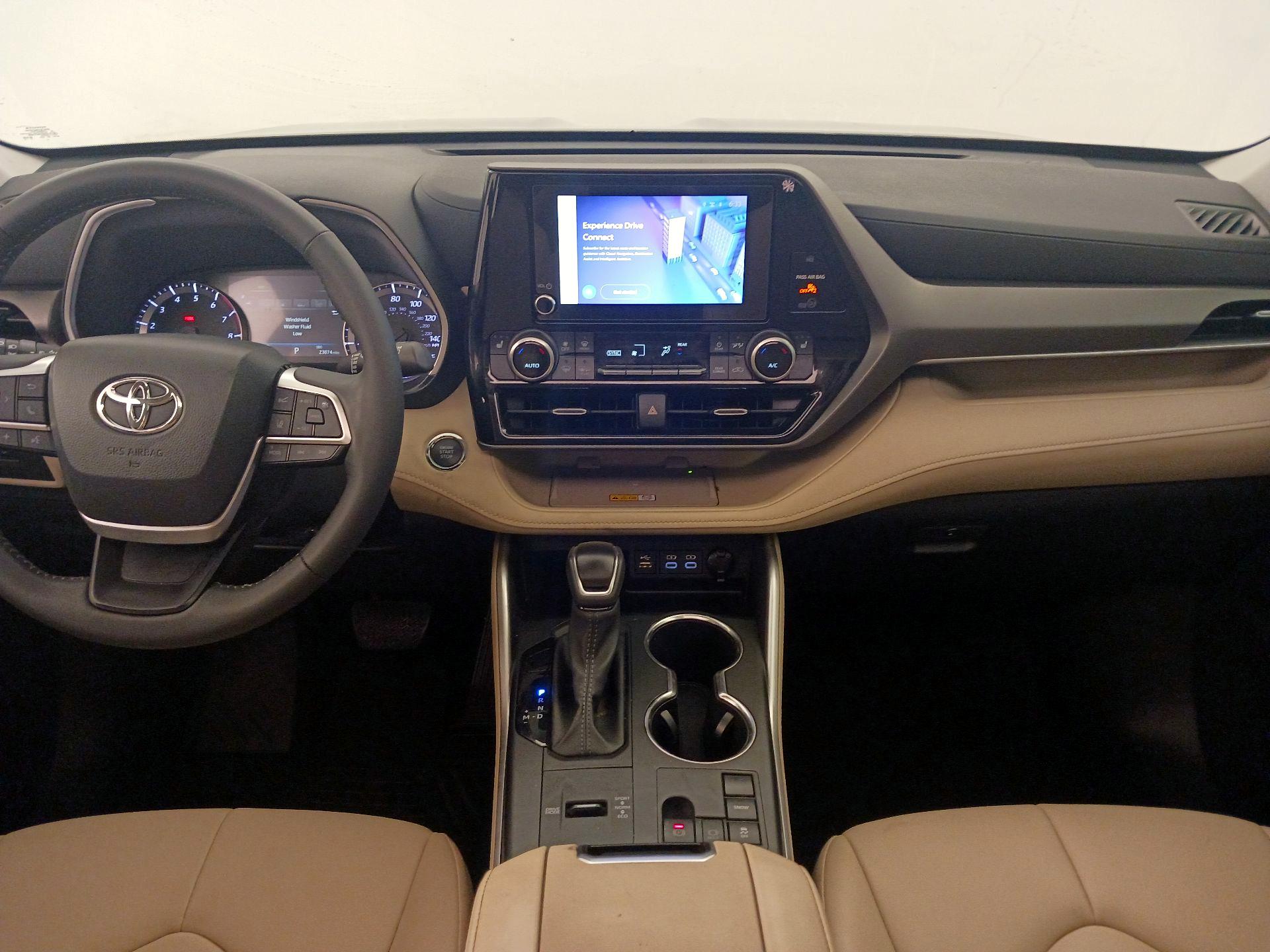 Thumbnail: 2023 Toyota Highlander - 9