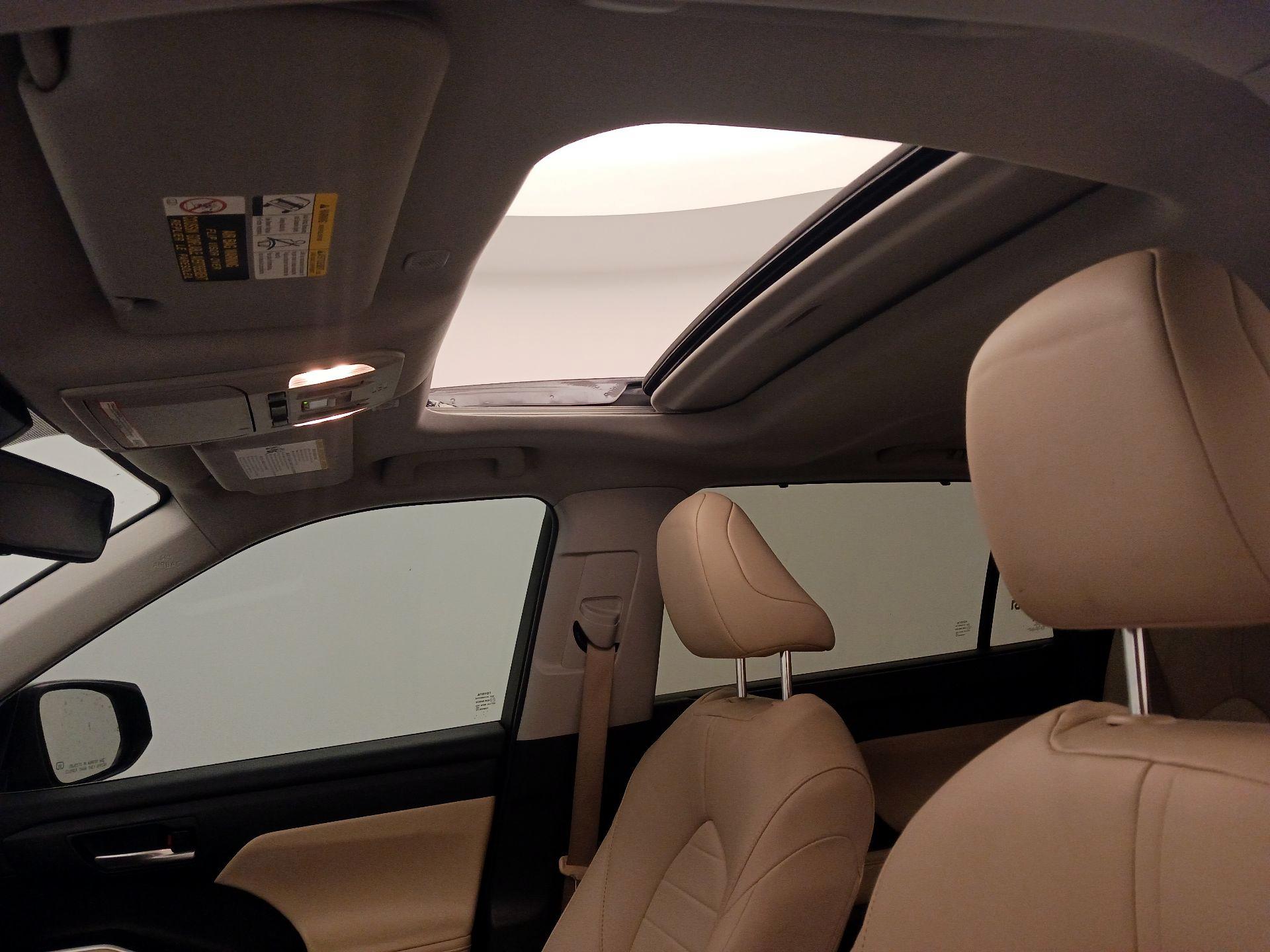 Thumbnail: 2023 Toyota Highlander - 19