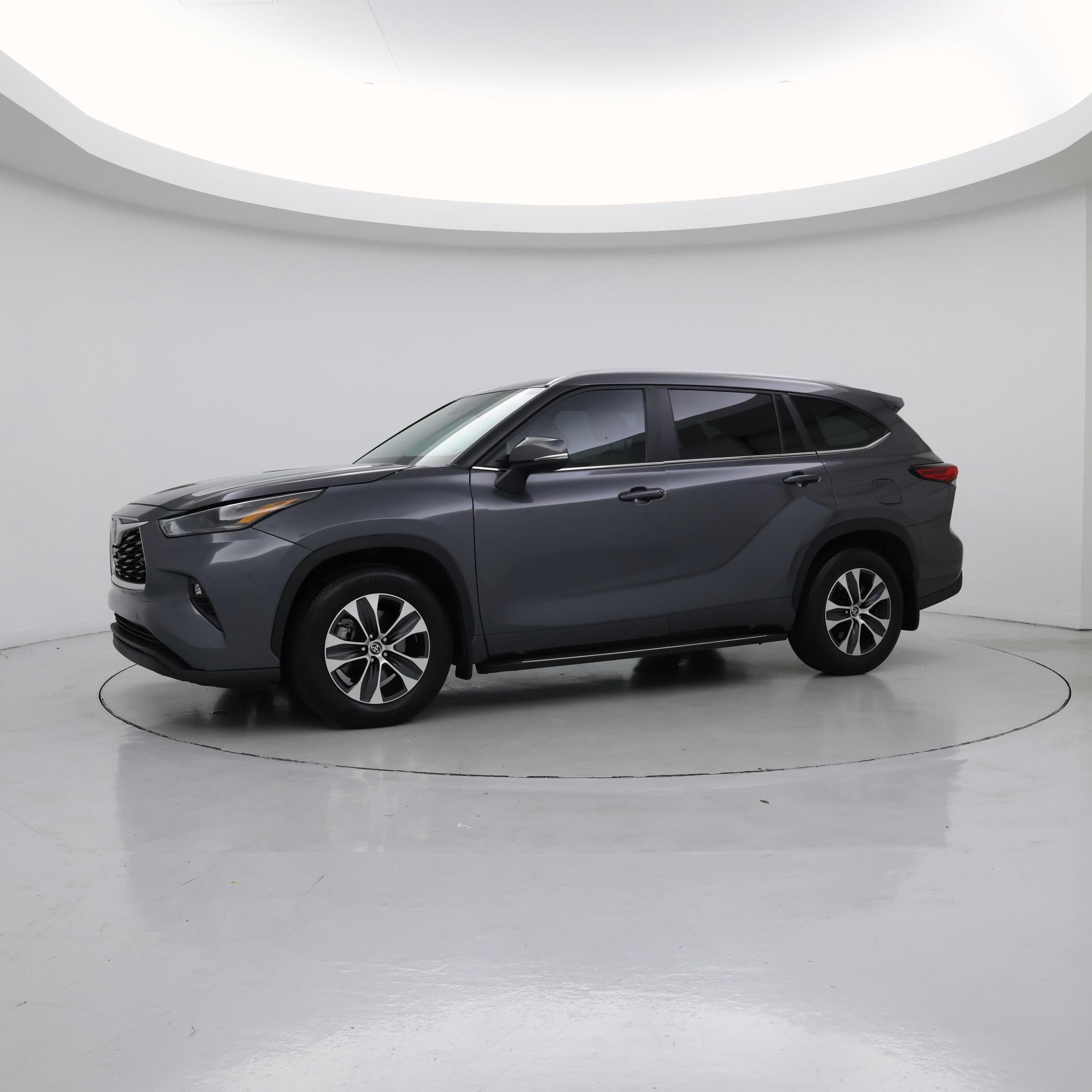 Thumbnail: 2023 Toyota Highlander - 4