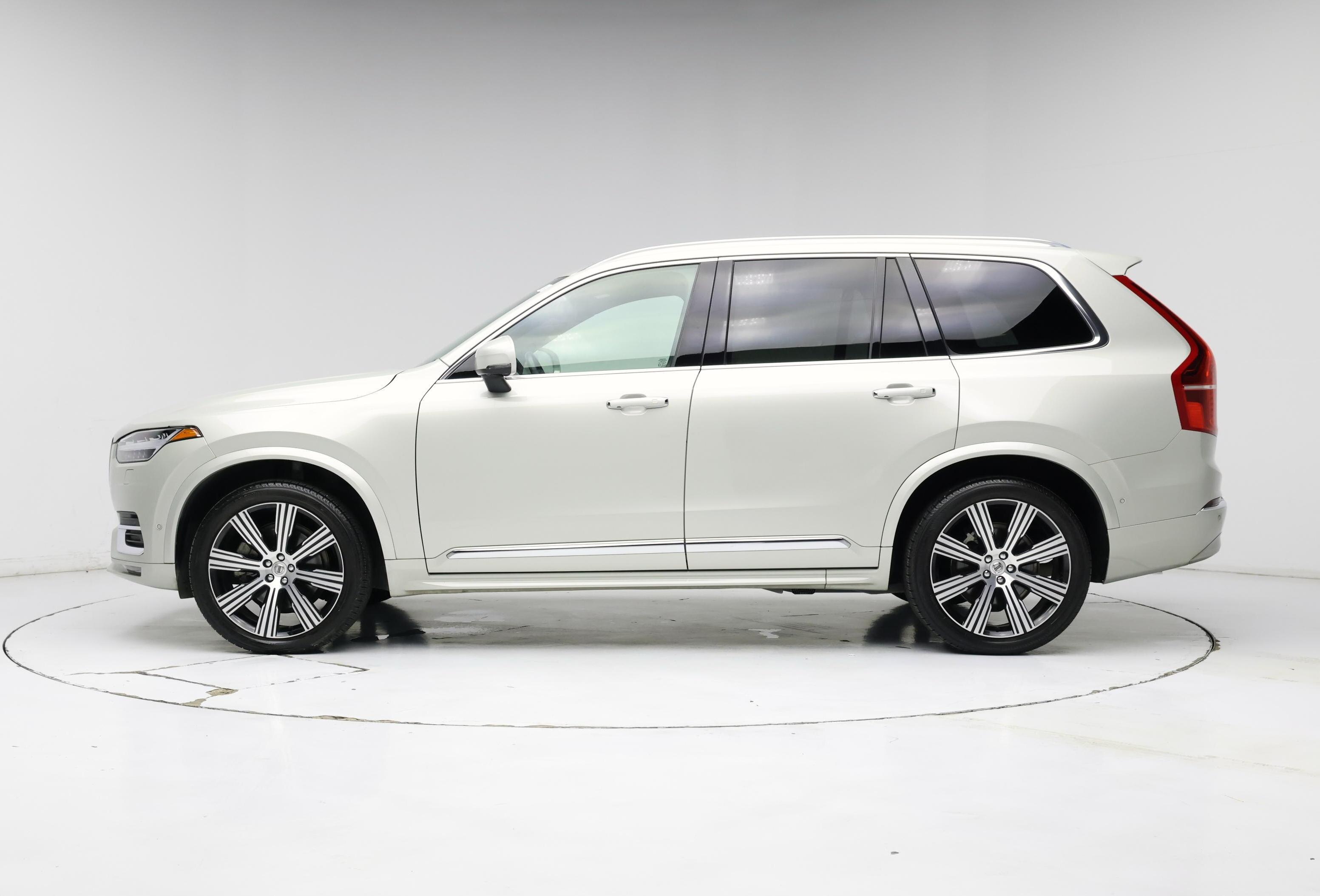 Thumbnail: 2022 Volvo XC90 - 3