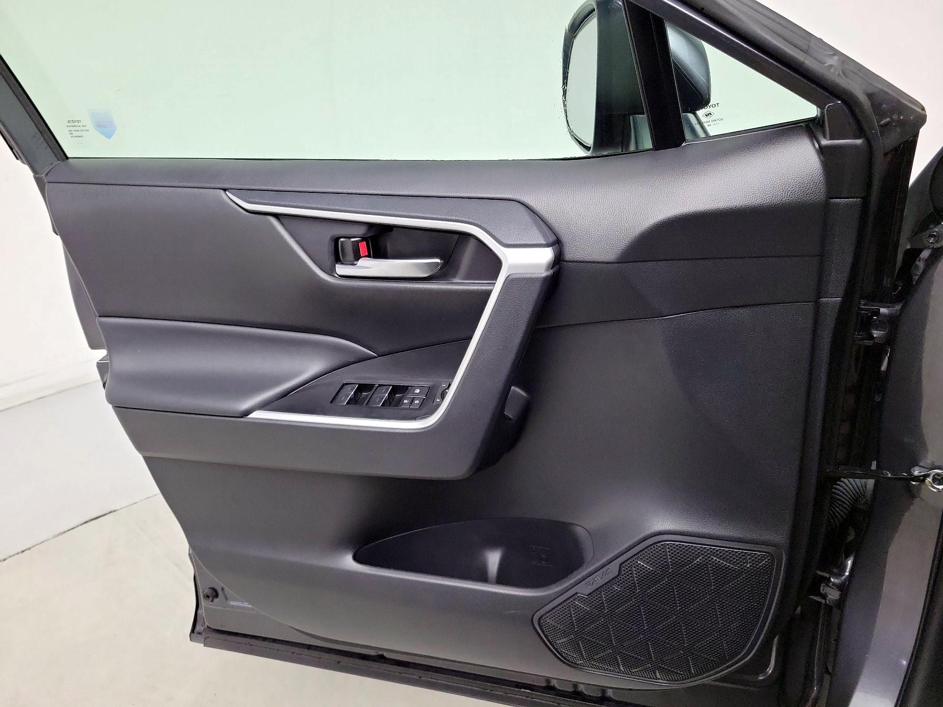 Thumbnail: 2024 Toyota RAV4 - 12