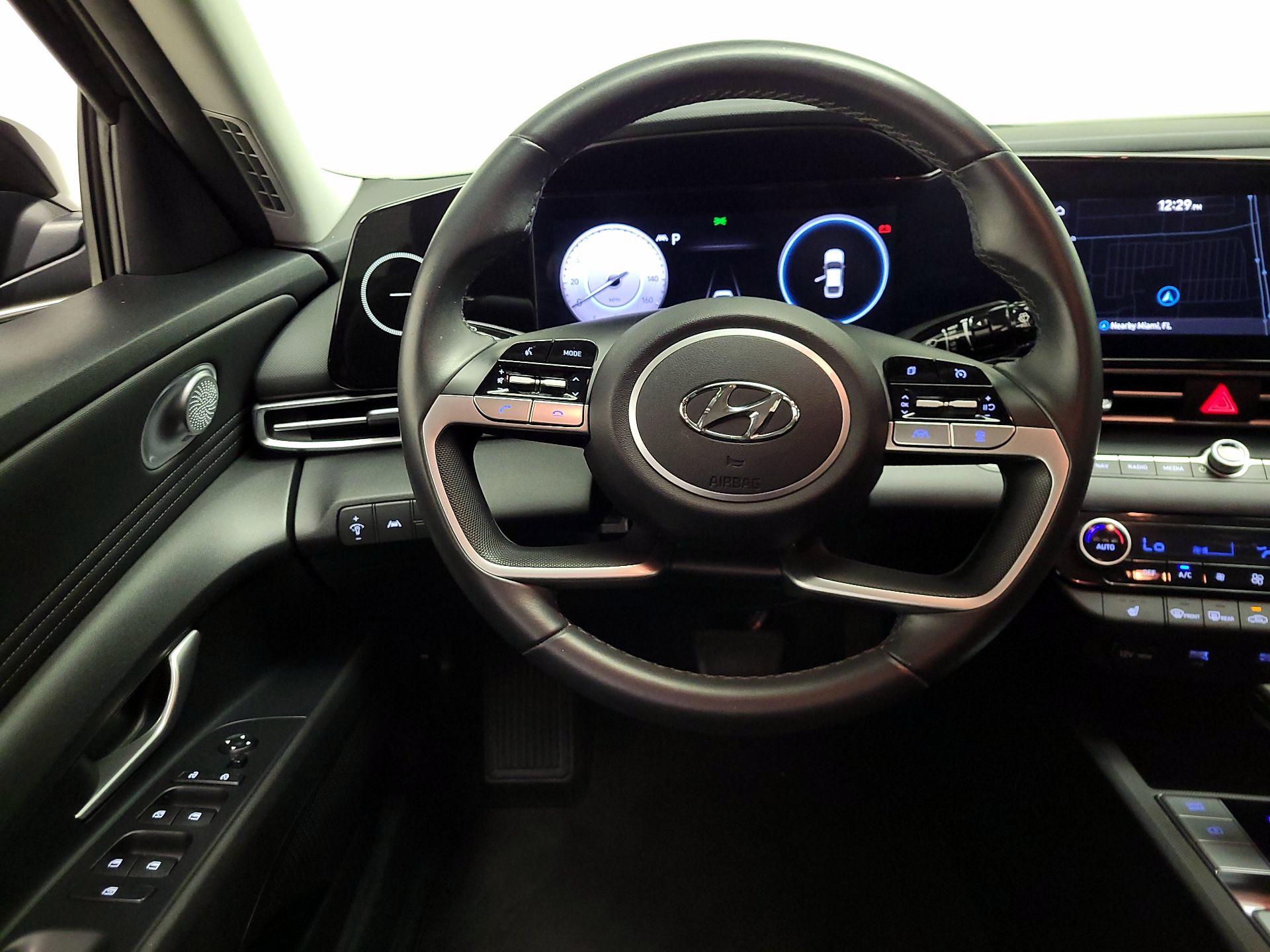 Thumbnail: 2023 Hyundai Elantra - 10