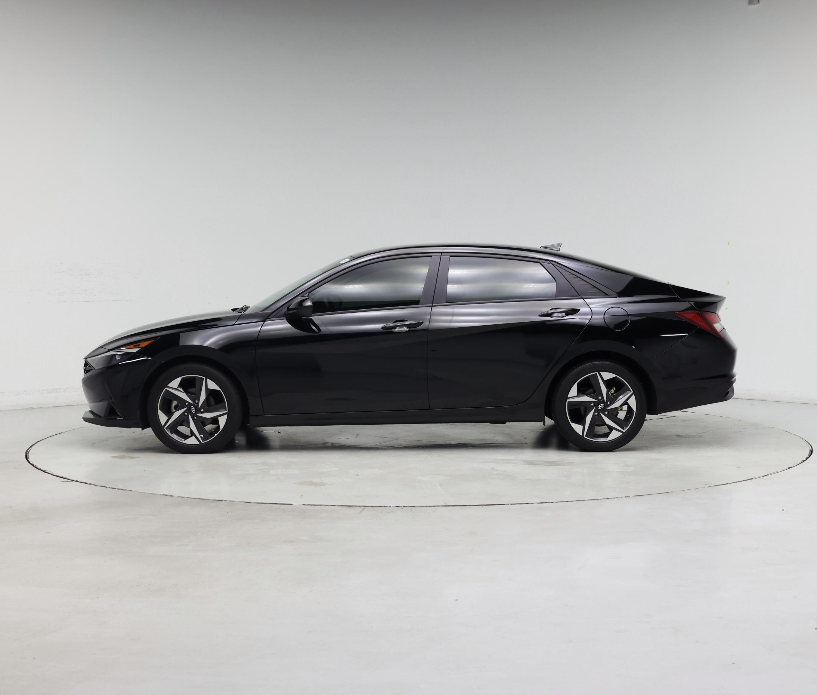 Thumbnail: 2023 Hyundai Elantra - 3