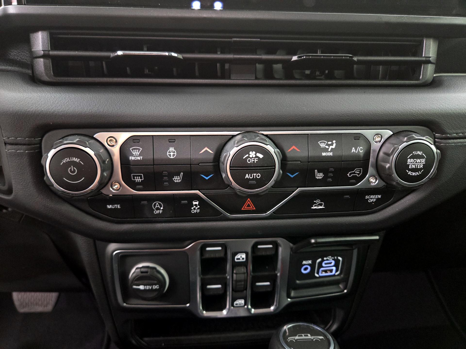 Thumbnail: 2024 Jeep Gladiator - 16