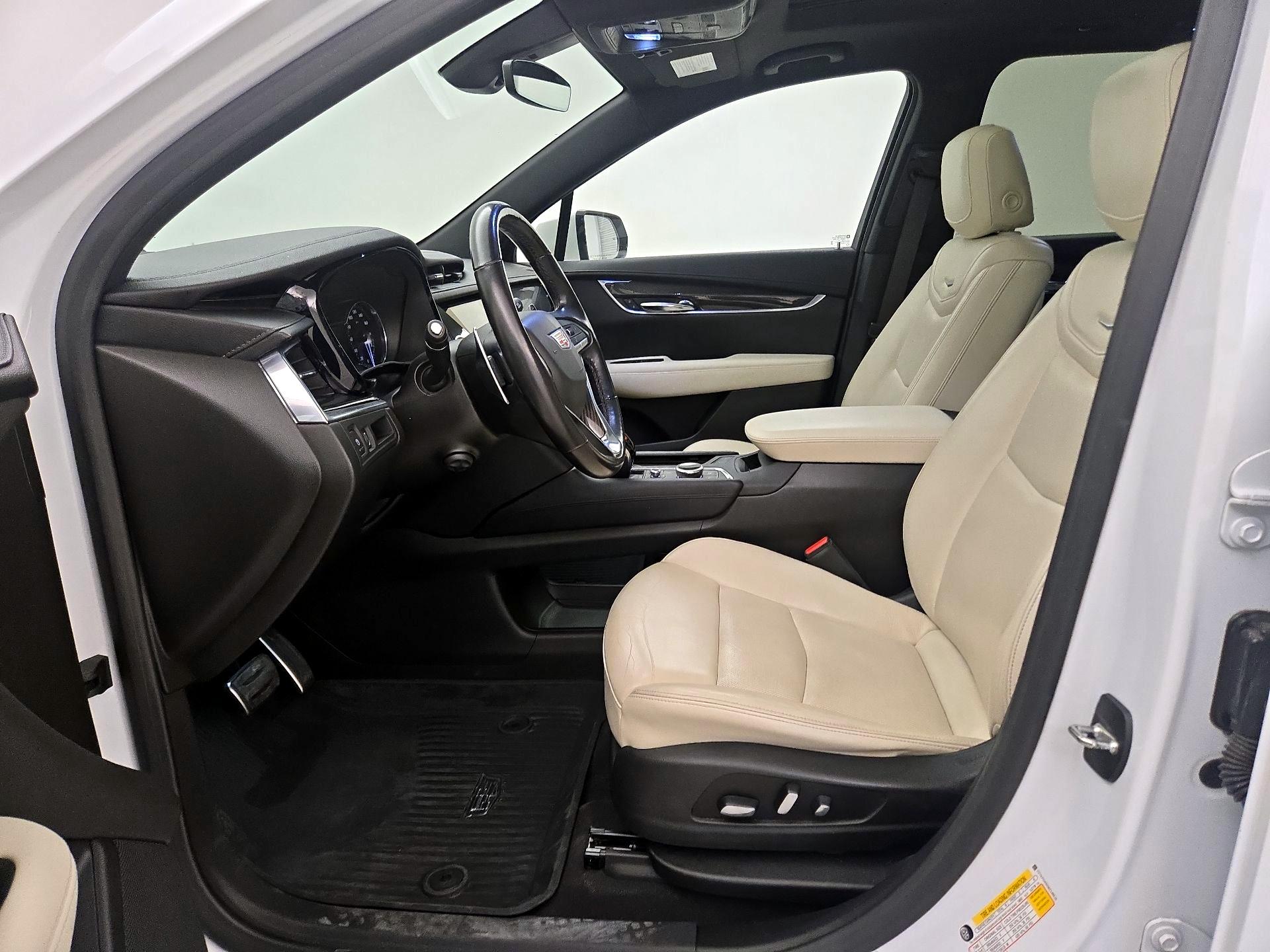 Thumbnail: 2021 Cadillac XT6 - 11