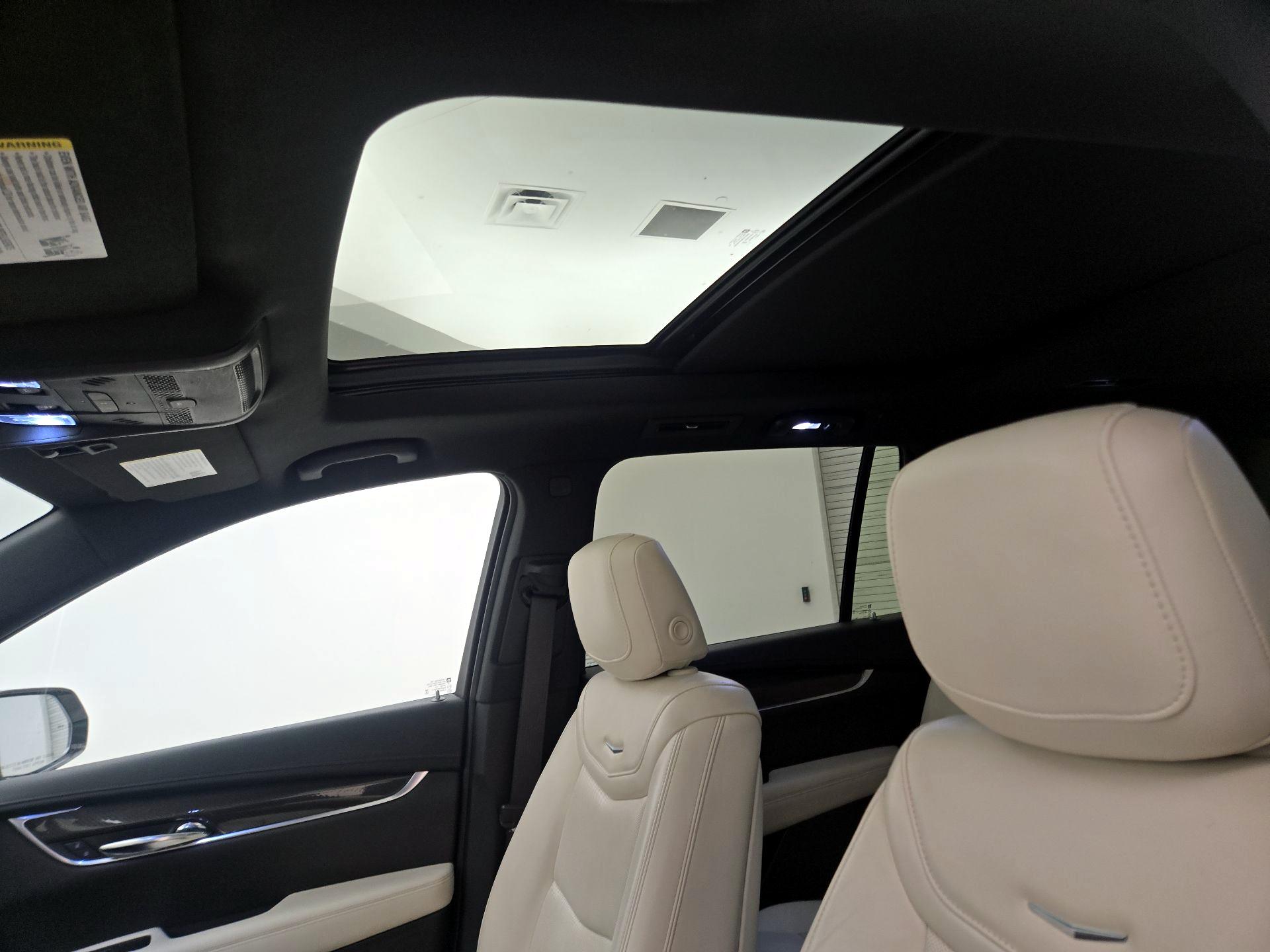 Thumbnail: 2021 Cadillac XT6 - 19