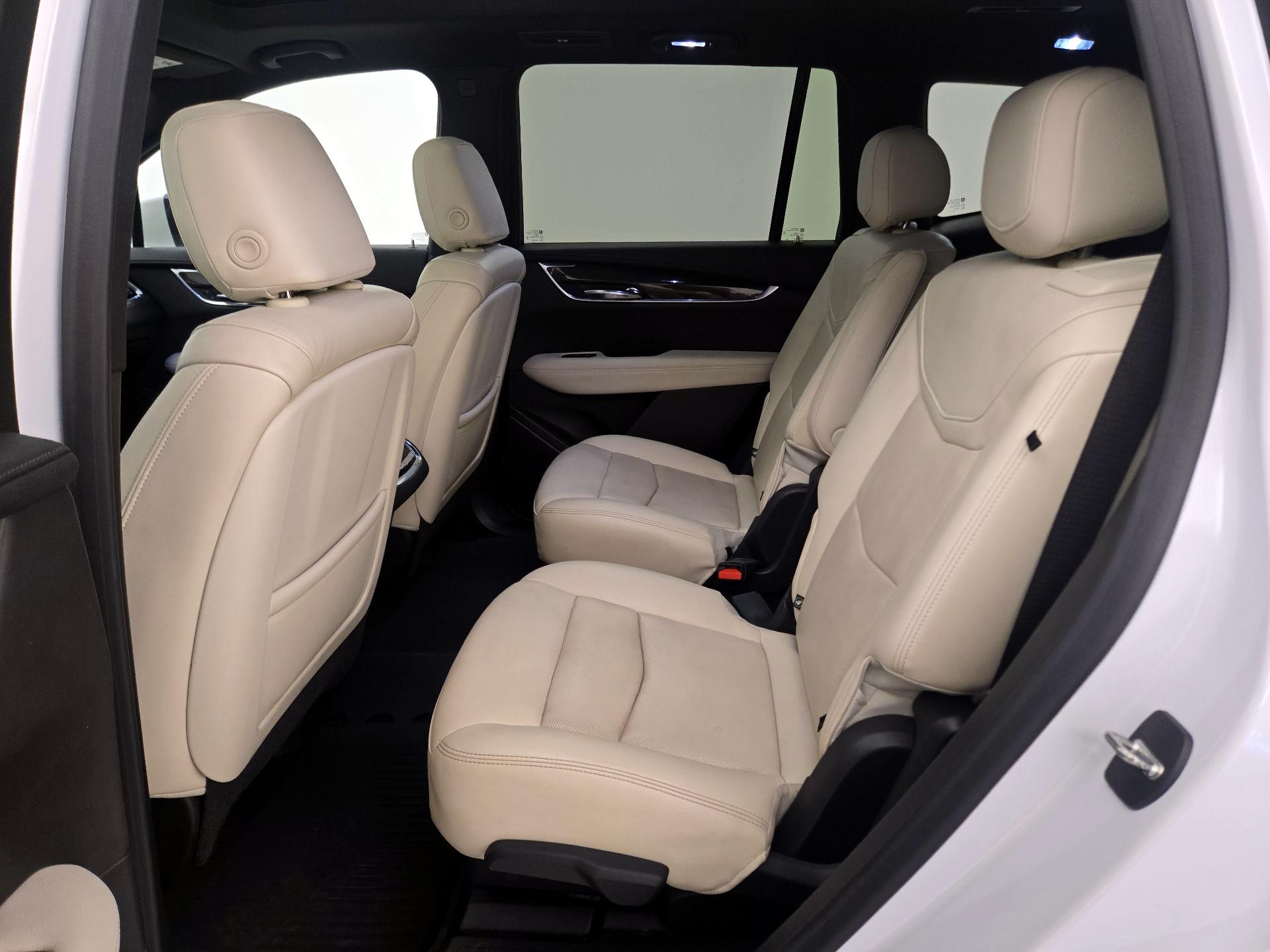 Thumbnail: 2021 Cadillac XT6 - 20