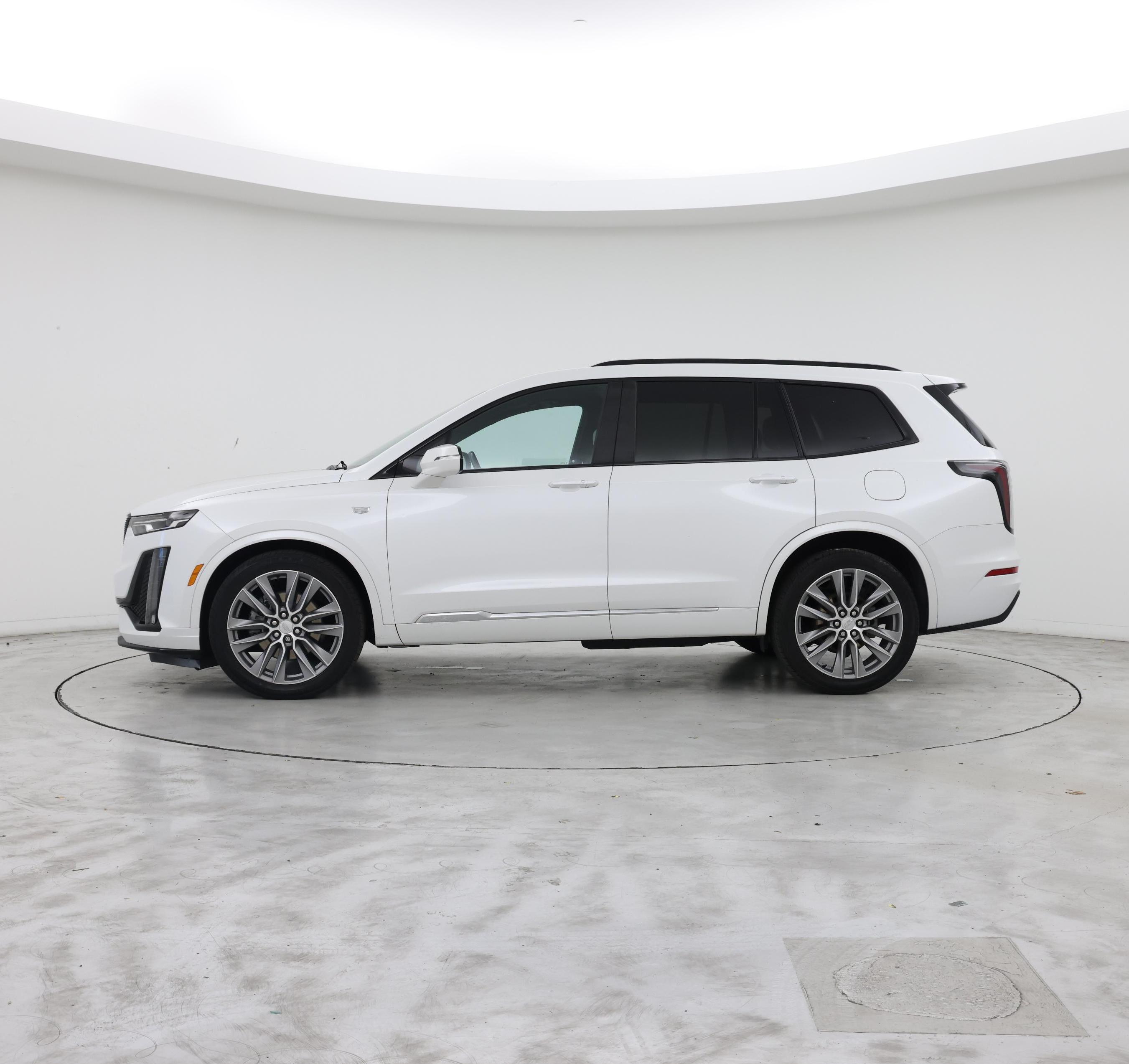 Thumbnail: 2021 Cadillac XT6 - 3