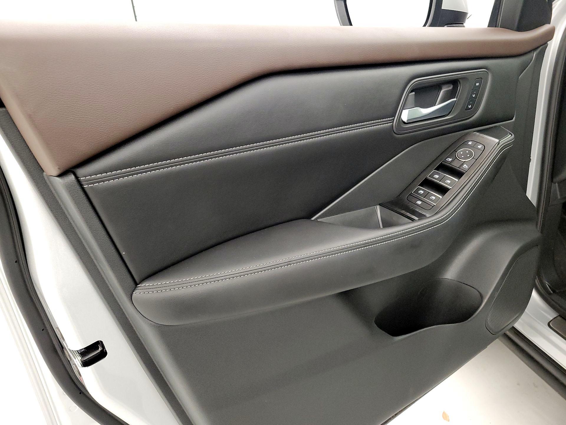 Thumbnail: 2023 Nissan Rogue - 12