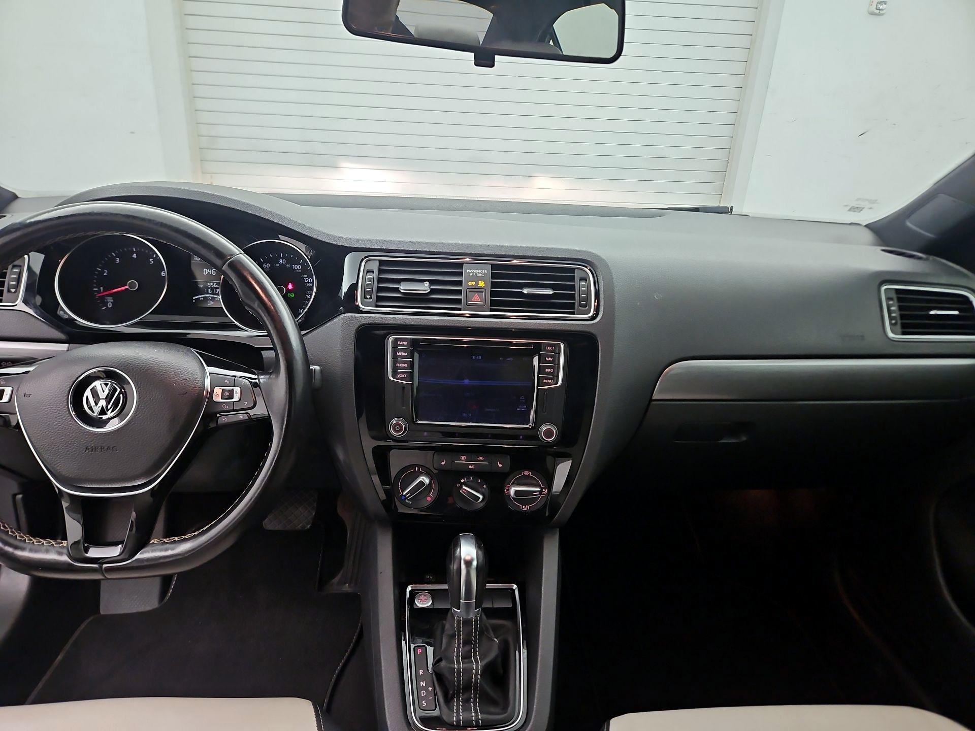 Thumbnail: 2016 Volkswagen Jetta - 9
