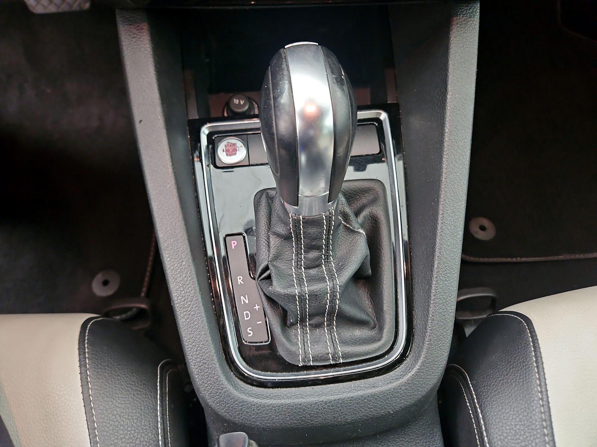 Thumbnail: 2016 Volkswagen Jetta - 18
