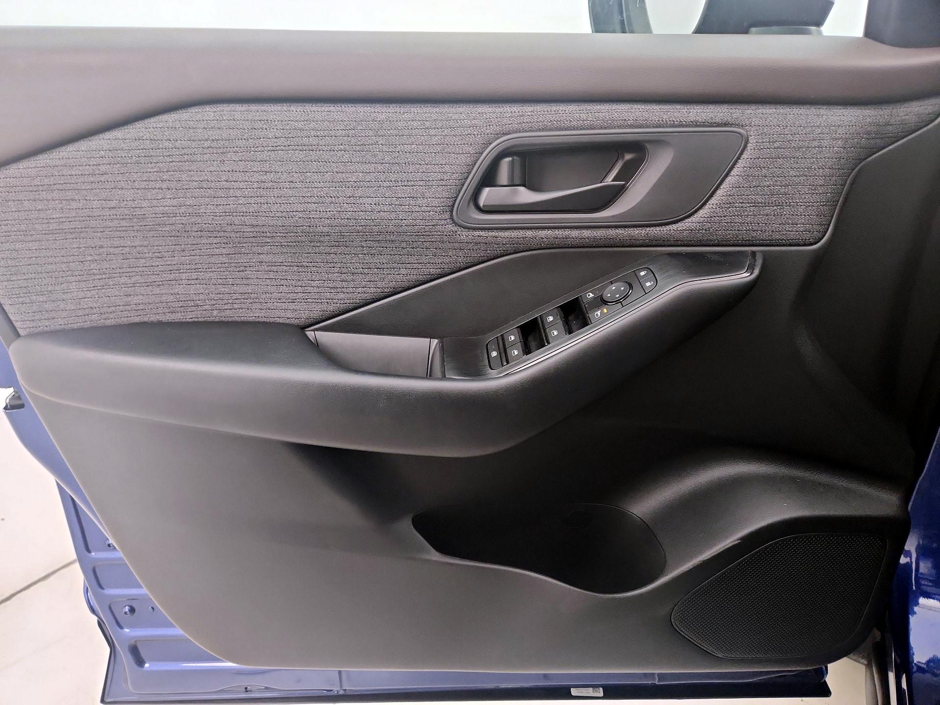 Thumbnail: 2023 Nissan Rogue - 12