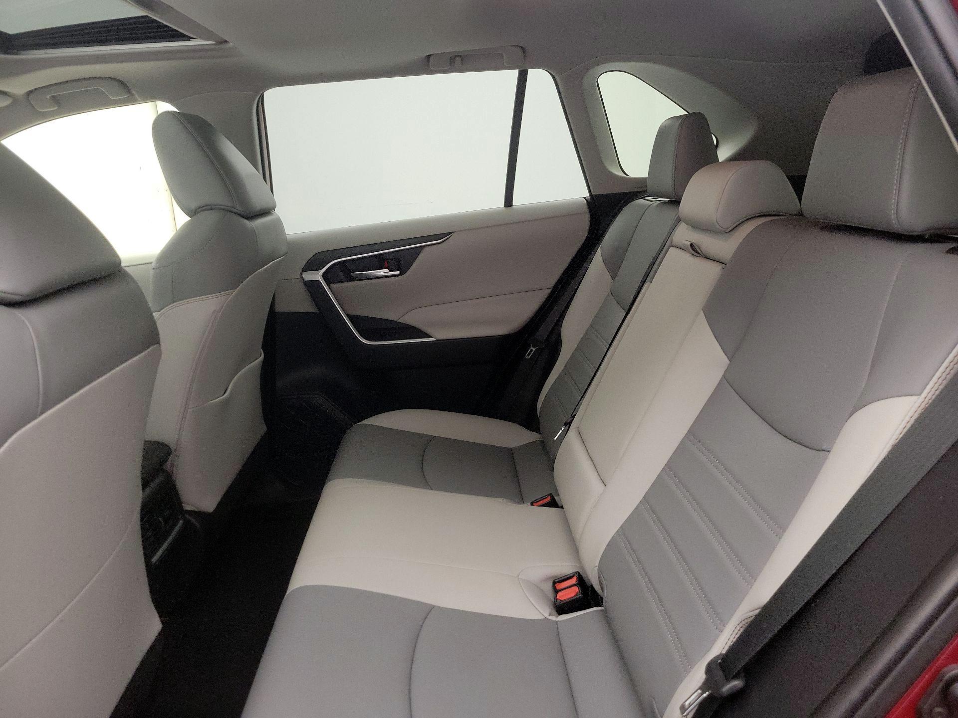 Thumbnail: 2020 Toyota RAV4 - 20