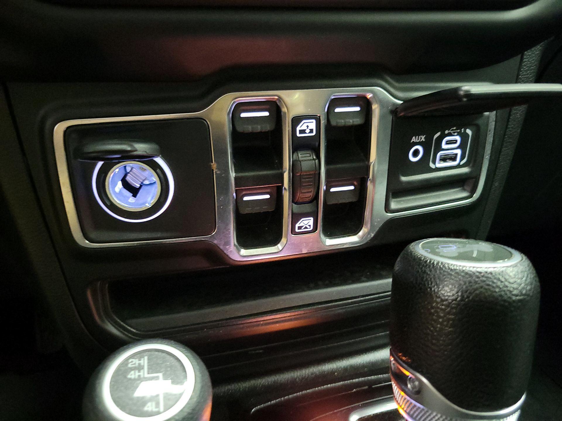 Thumbnail: 2021 Jeep Wrangler - 18