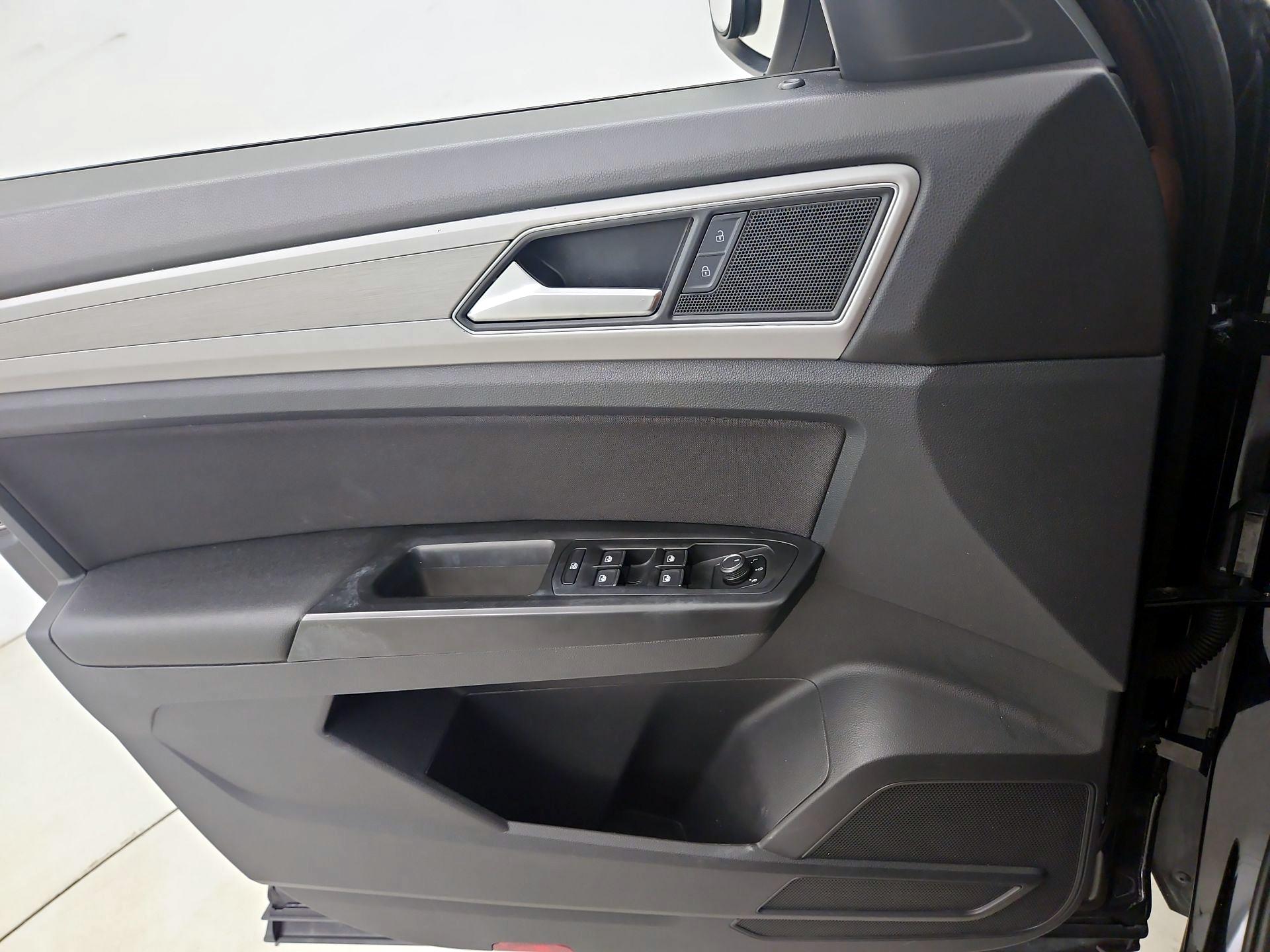 Thumbnail: 2018 Volkswagen Atlas - 12