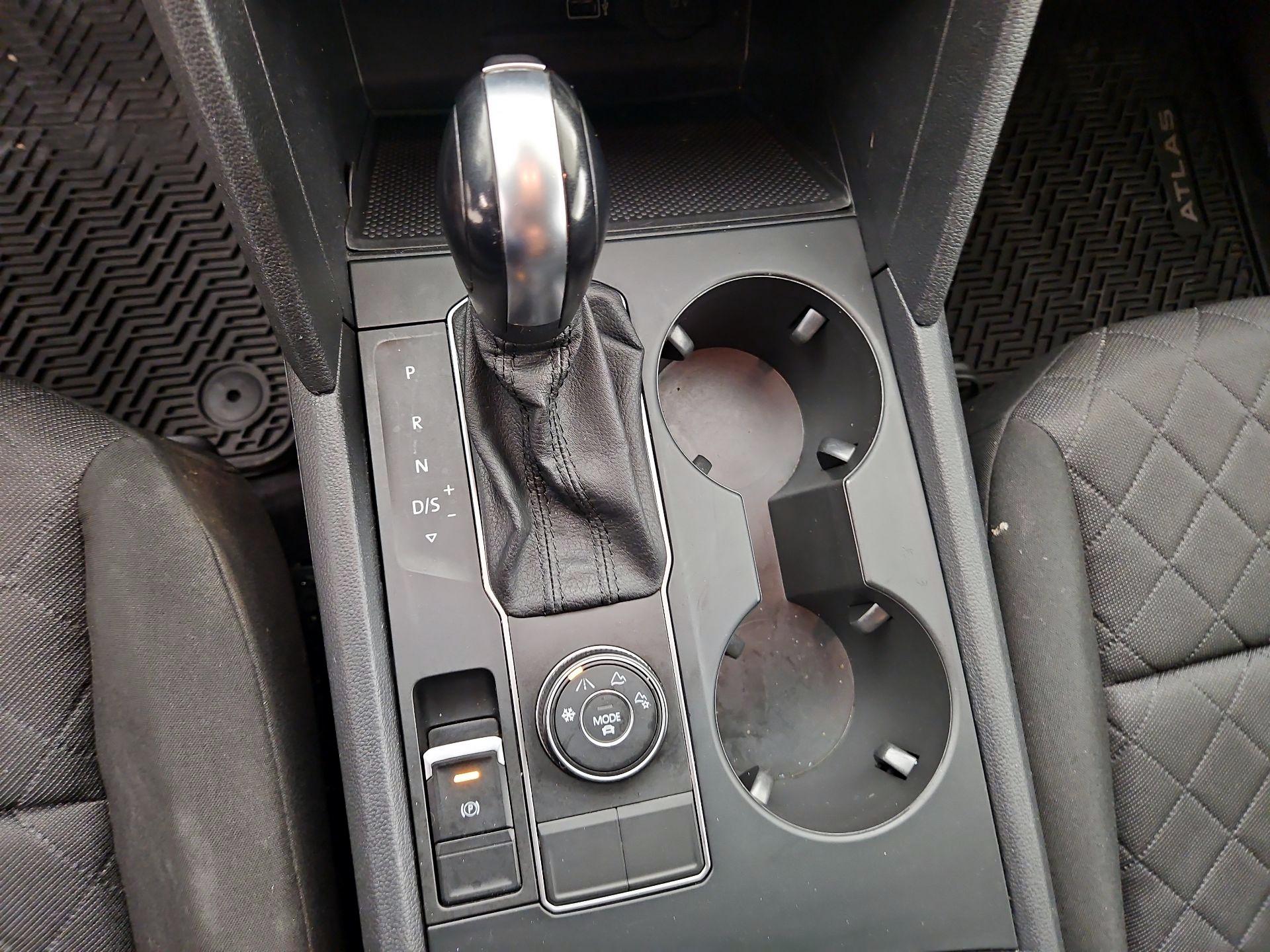 Thumbnail: 2018 Volkswagen Atlas - 17