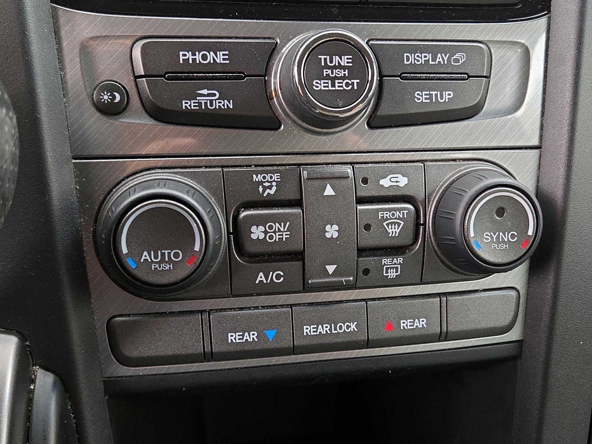 Thumbnail: 2015 Honda Pilot - 16