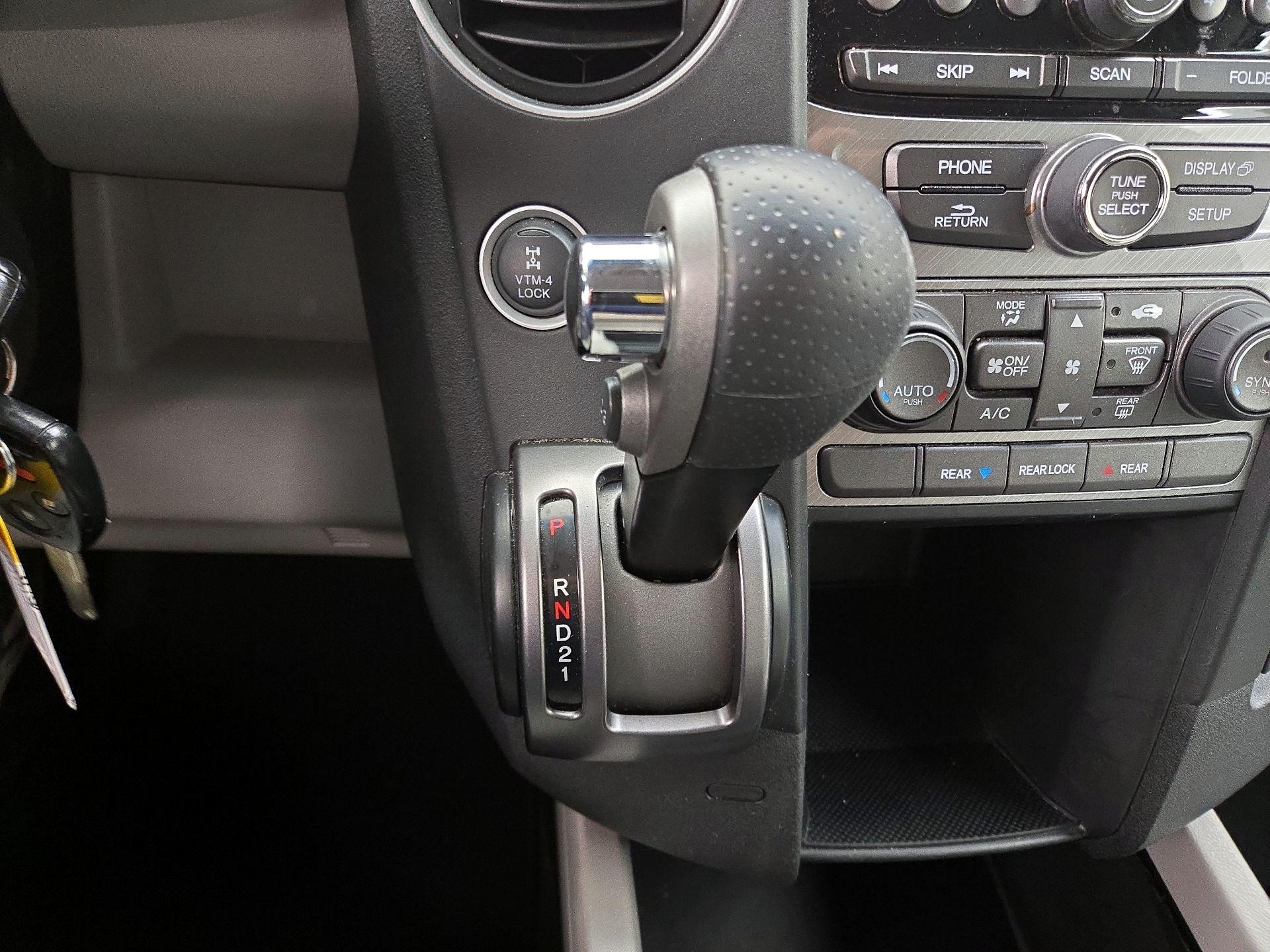 Thumbnail: 2015 Honda Pilot - 17