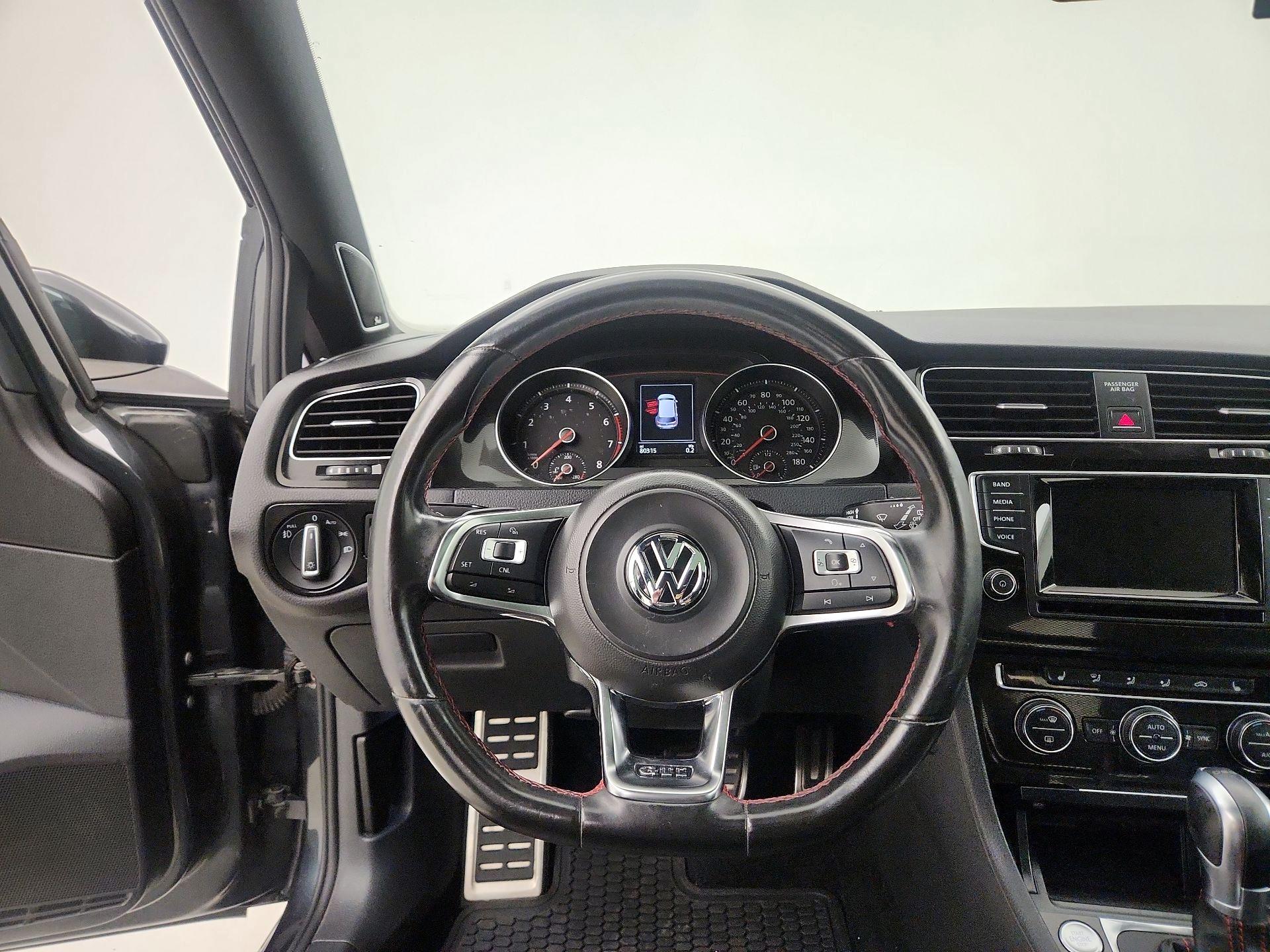 Thumbnail: 2015 Volkswagen Golf - 10