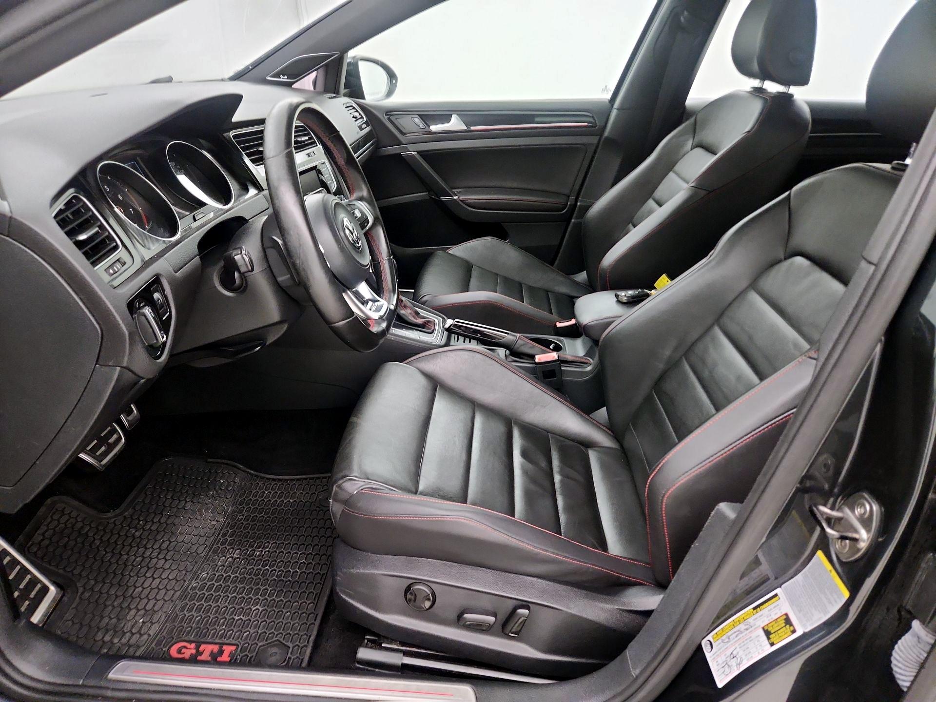 Thumbnail: 2015 Volkswagen Golf - 11