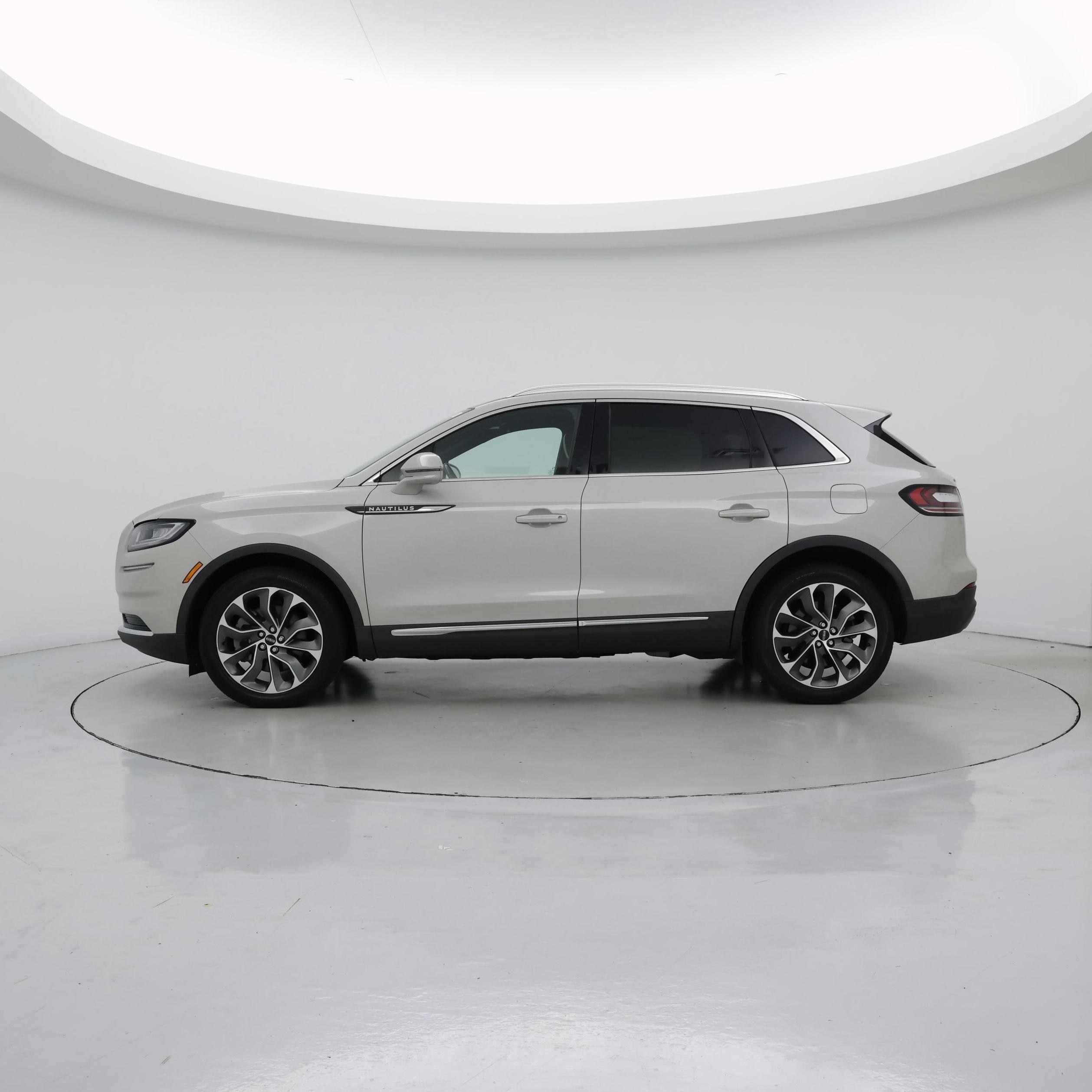 Thumbnail: 2021 Lincoln Nautilus - 3