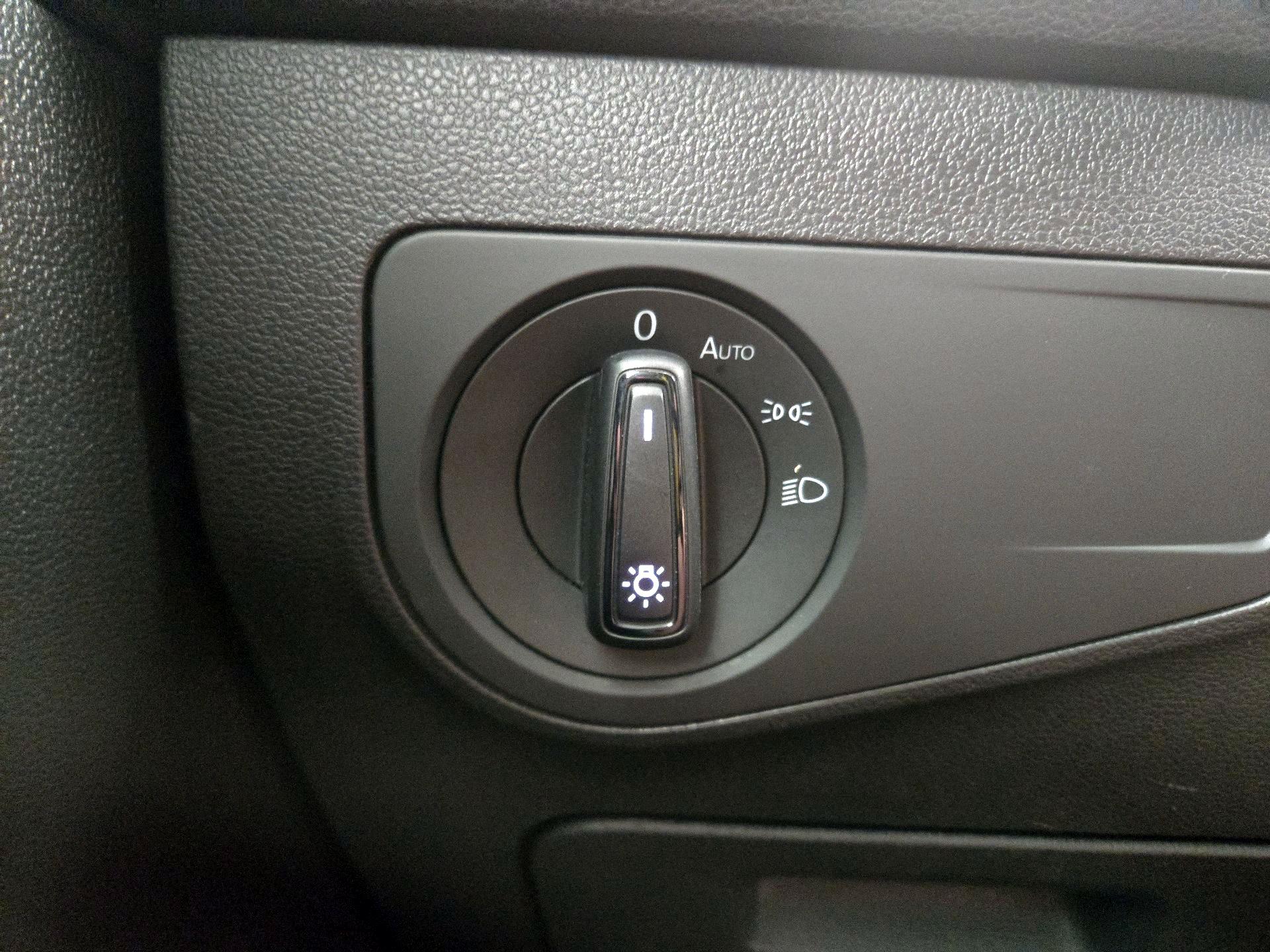 Thumbnail: 2020 Volkswagen Tiguan - 13