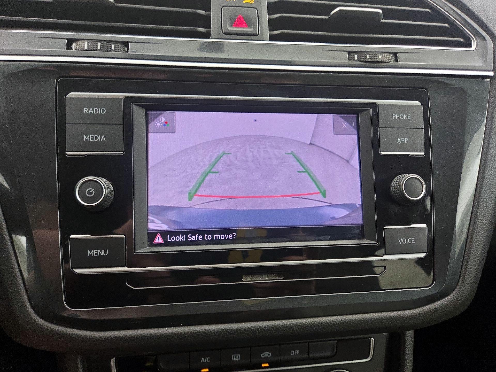 Thumbnail: 2020 Volkswagen Tiguan - 14