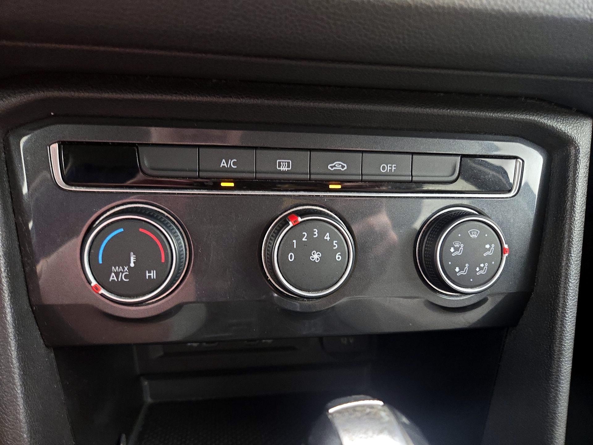 Thumbnail: 2020 Volkswagen Tiguan - 16