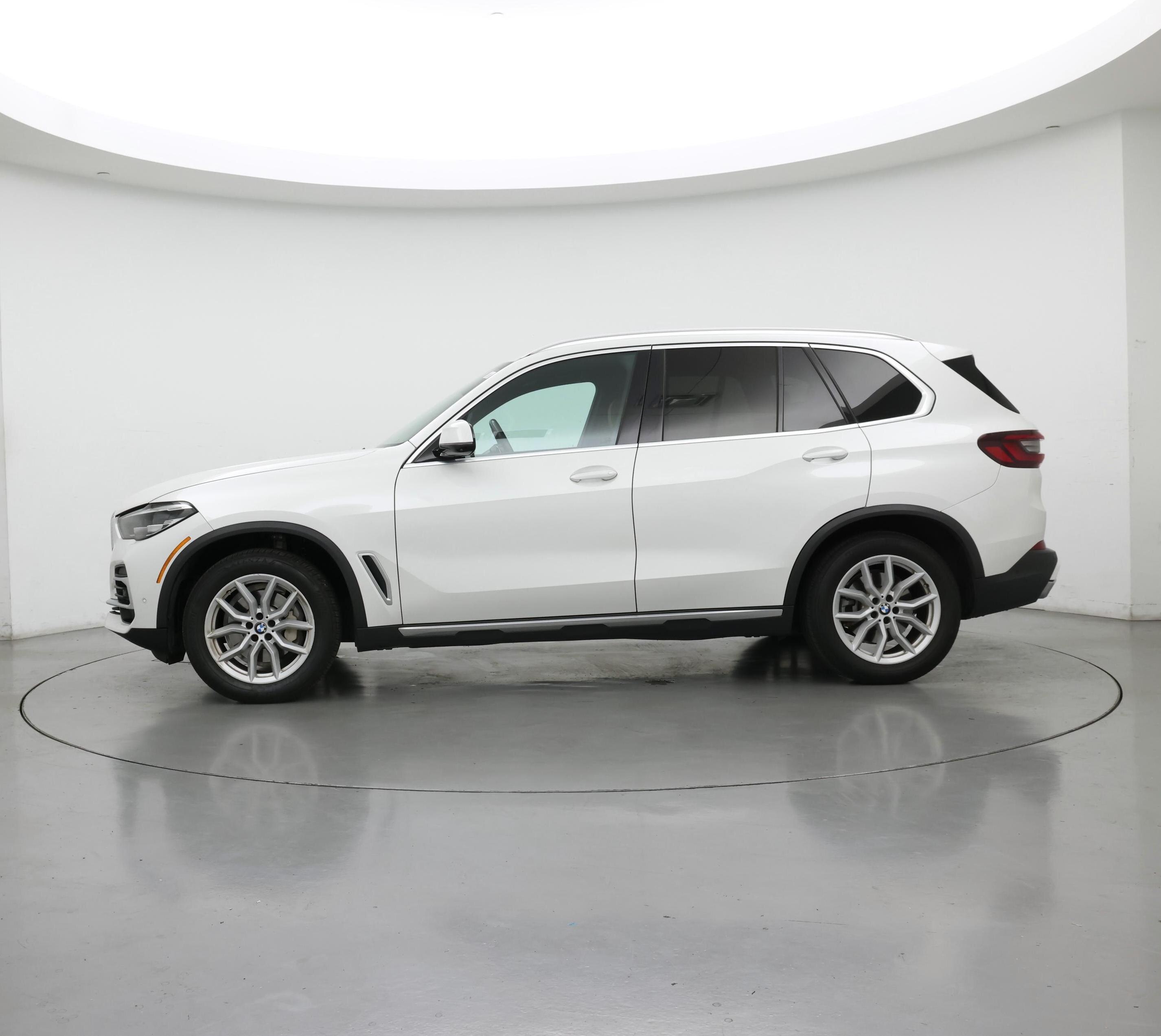 Thumbnail: 2023 BMW X5 - 3