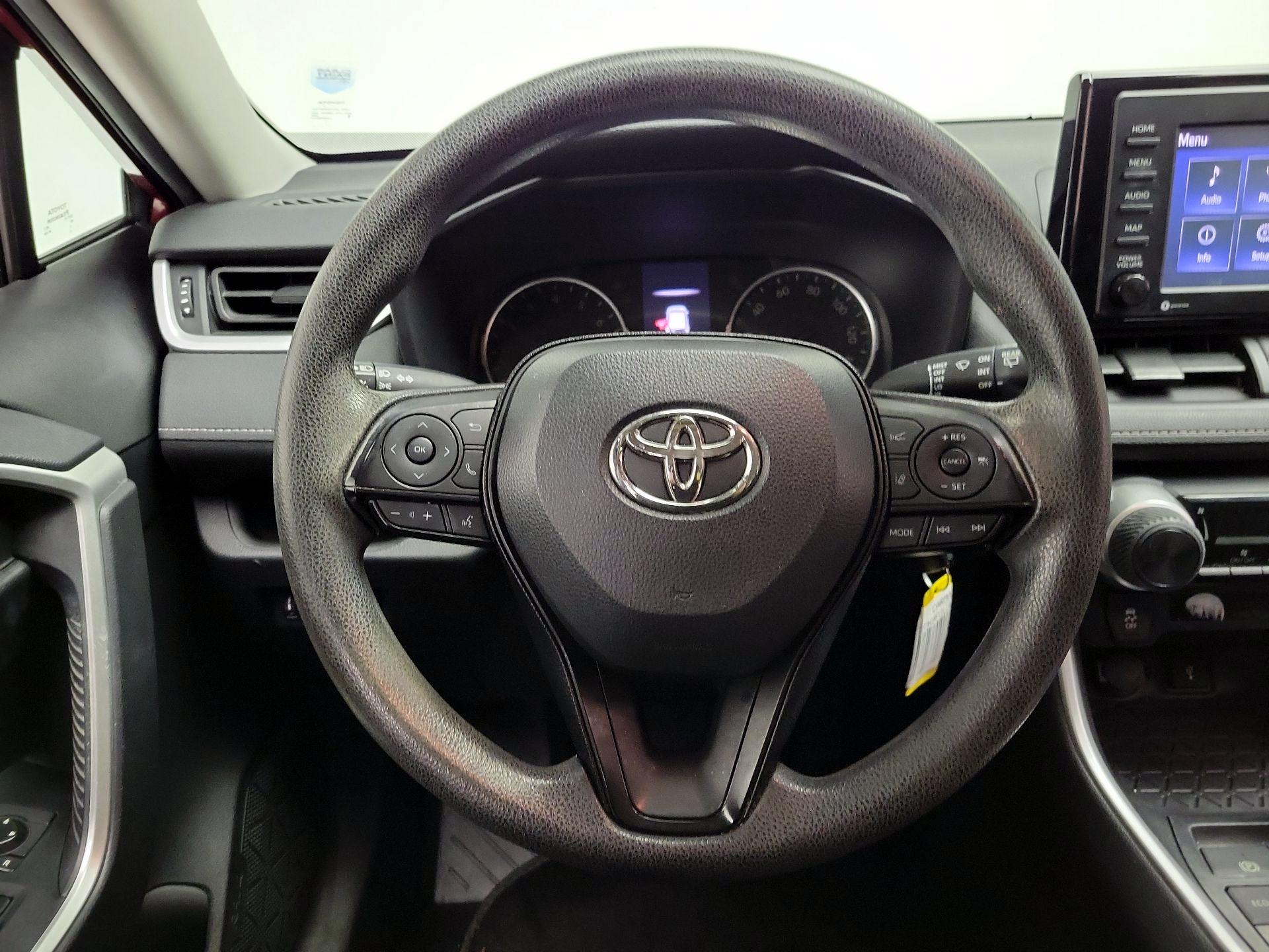 Thumbnail: 2020 Toyota RAV4 - 10