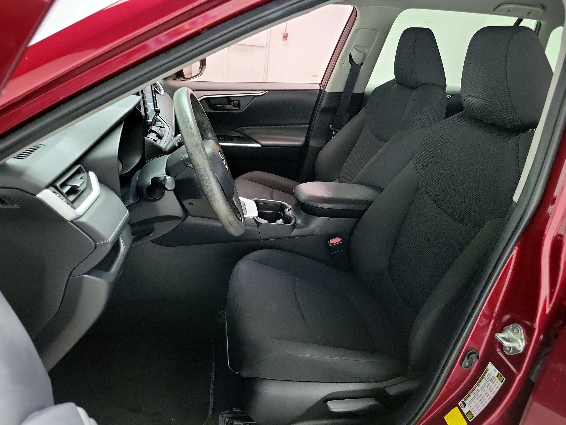 Thumbnail: 2020 Toyota RAV4 - 11