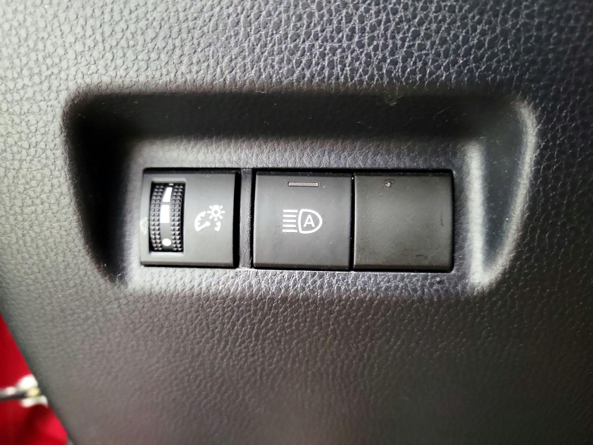 Thumbnail: 2020 Toyota RAV4 - 13