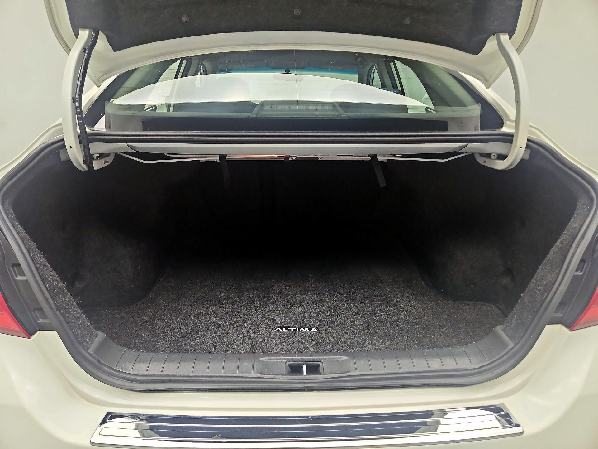 Thumbnail: 2016 Nissan Altima - 20