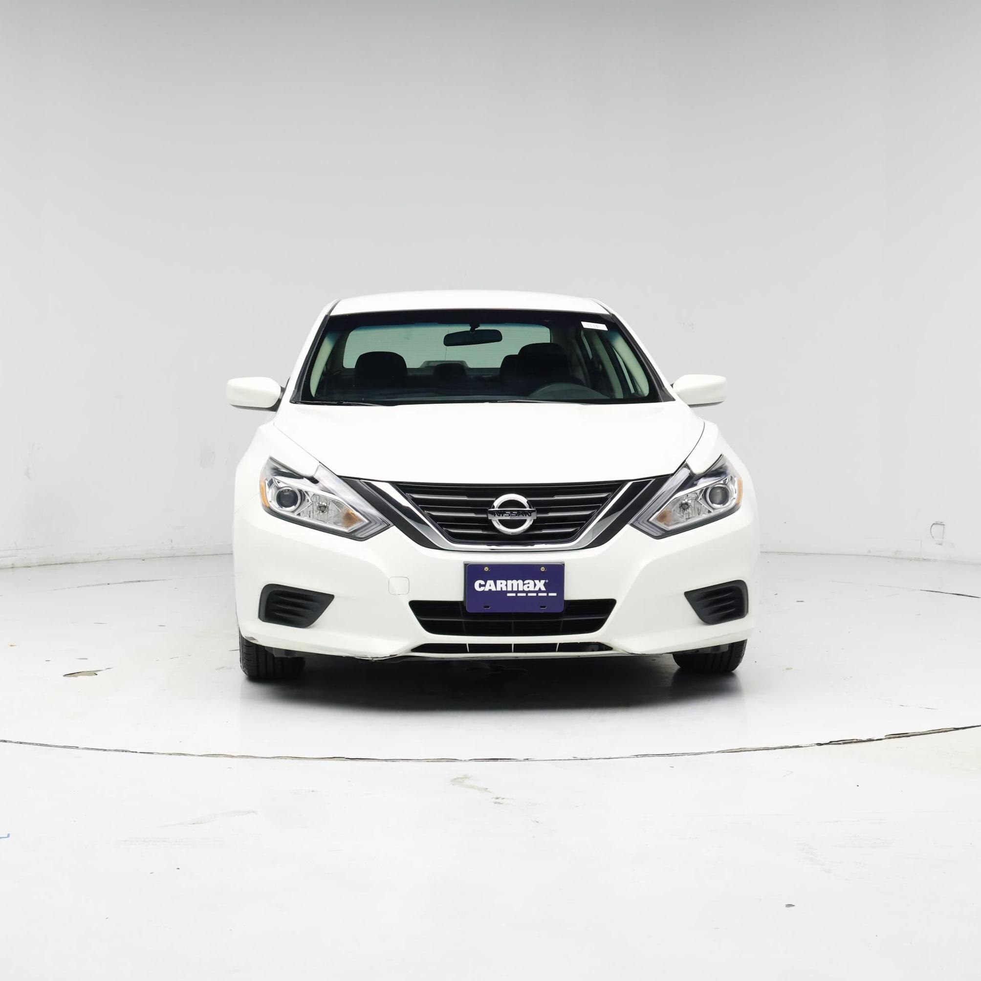 Thumbnail: 2016 Nissan Altima - 5