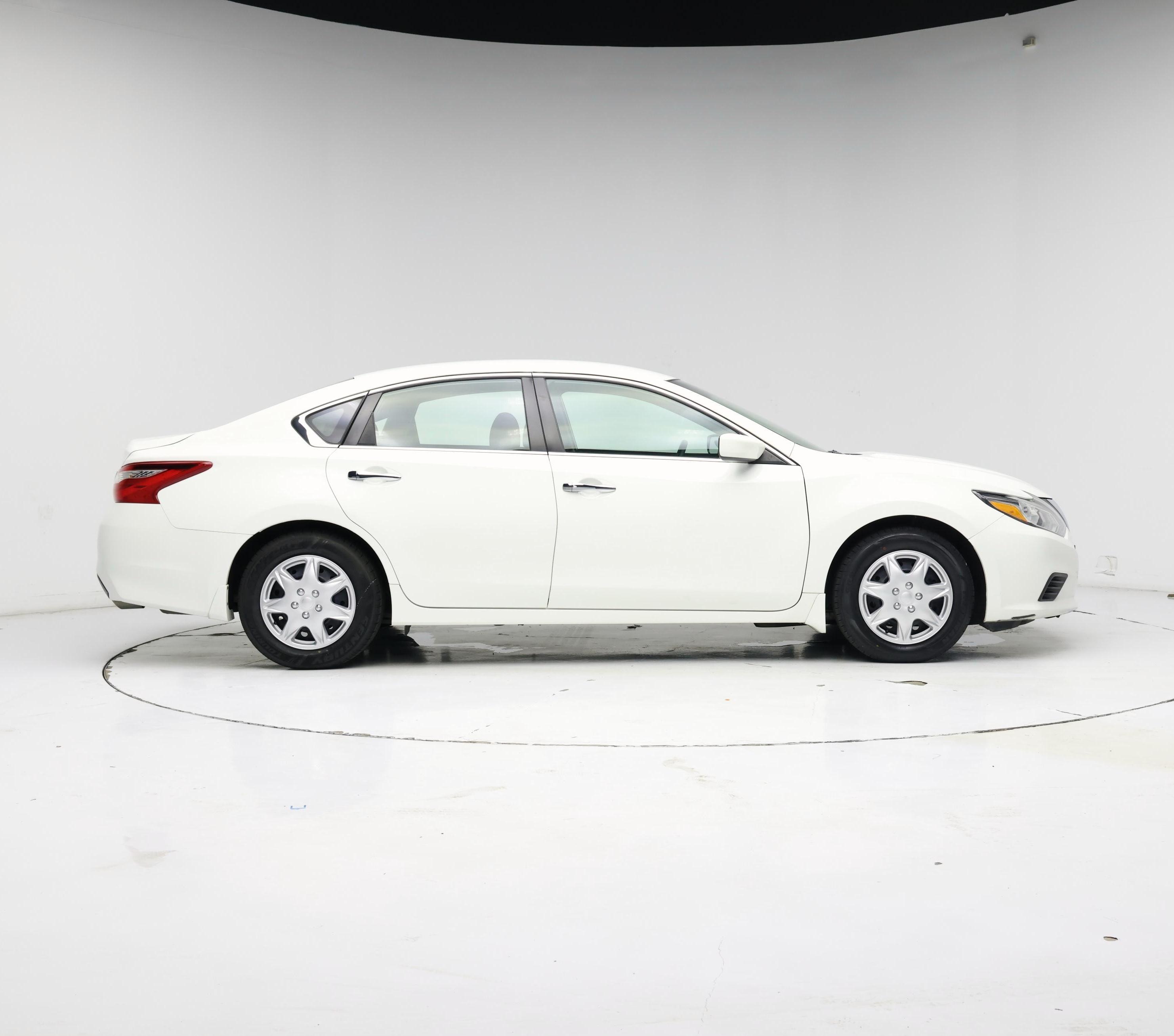 Thumbnail: 2016 Nissan Altima - 7