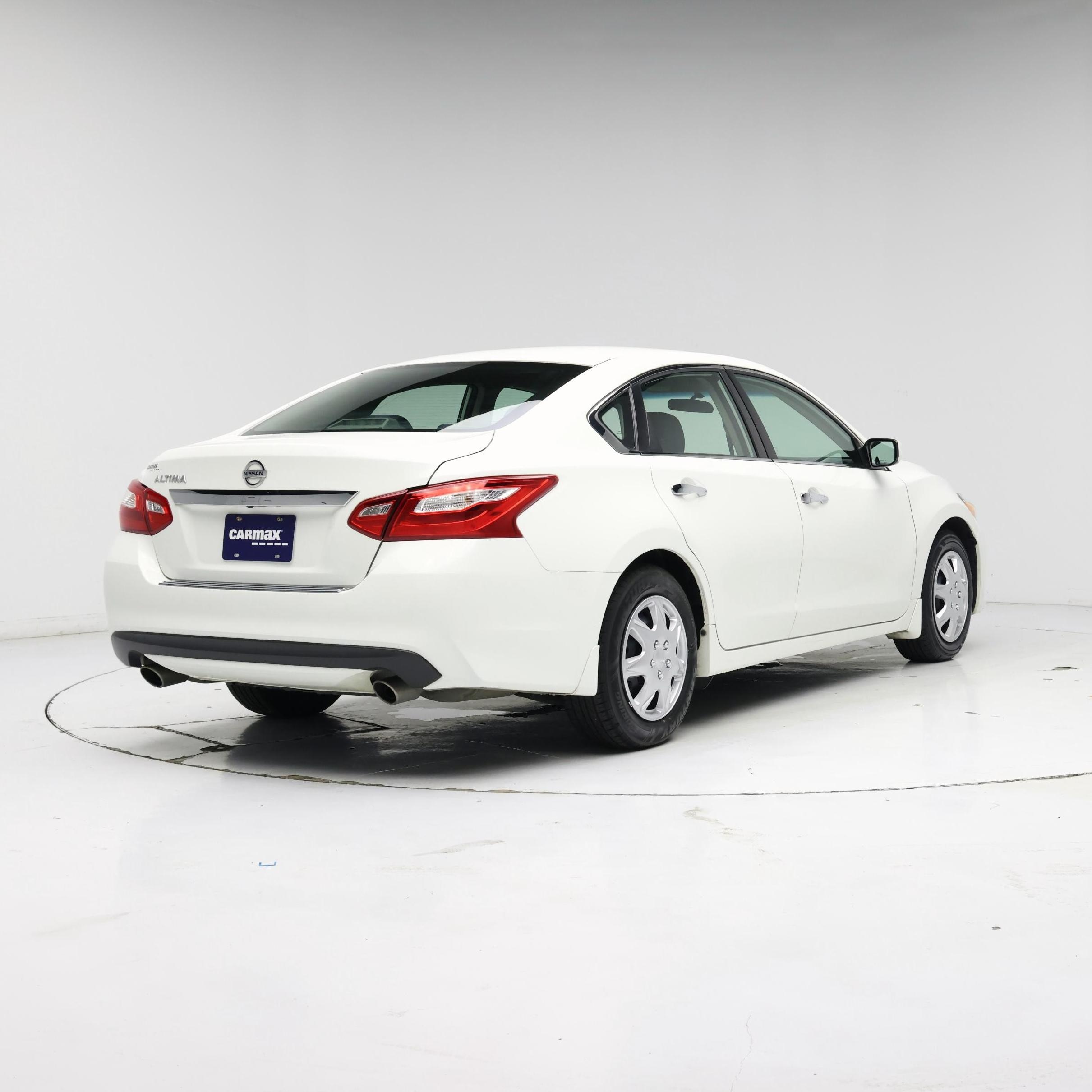 Thumbnail: 2016 Nissan Altima - 8