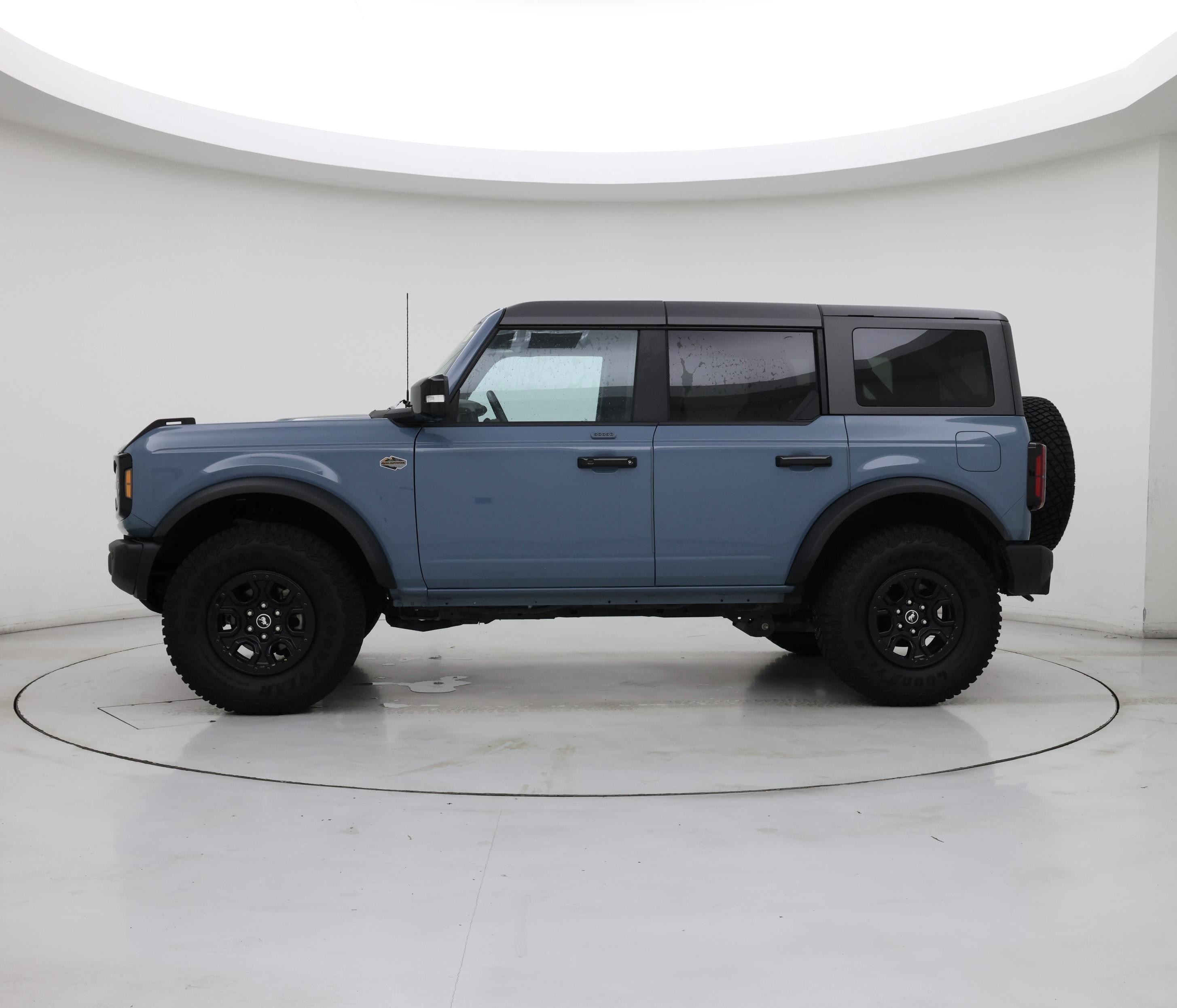 Thumbnail: 2023 Ford Bronco - 3