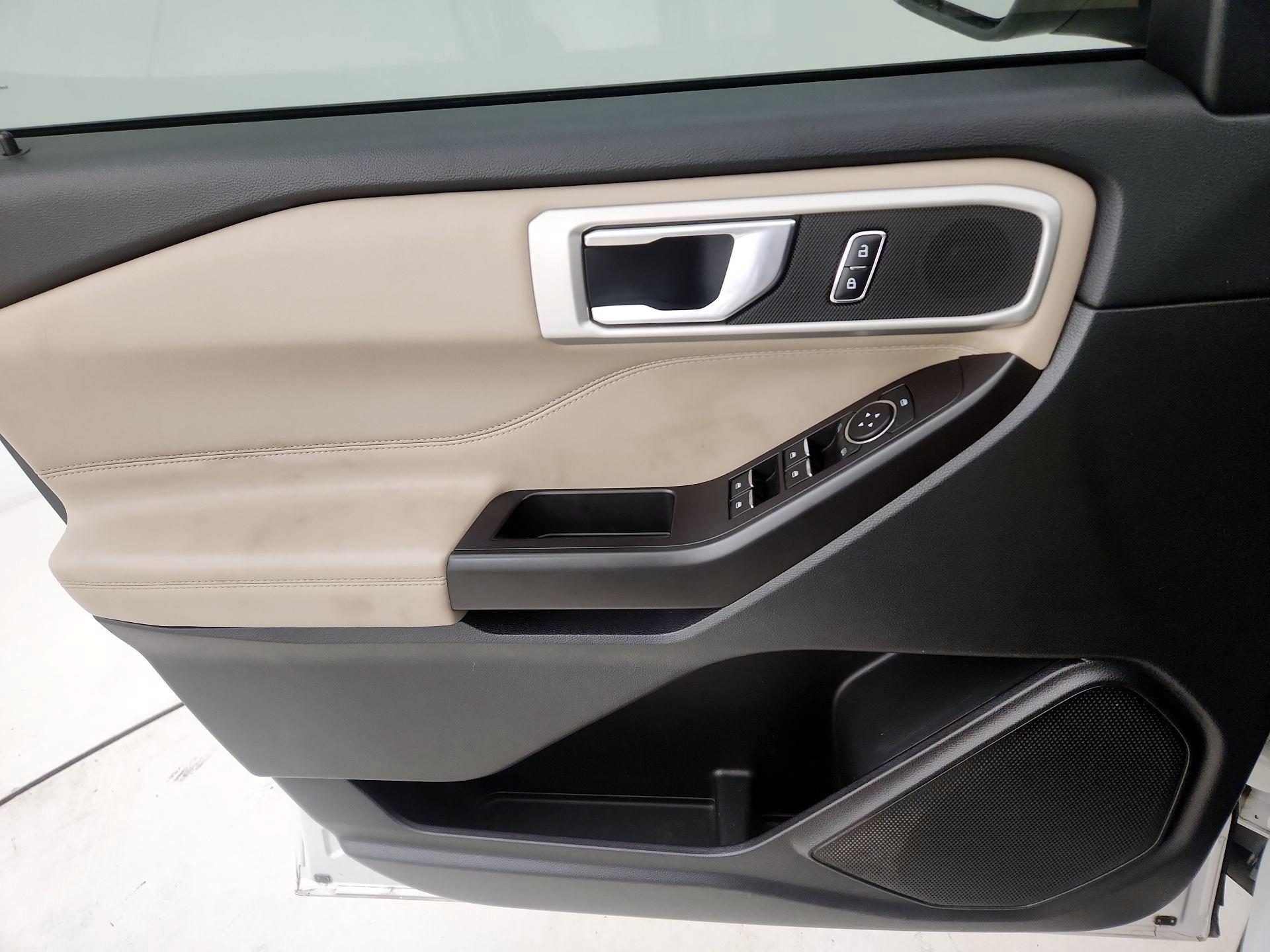 Thumbnail: 2020 Ford Explorer - 12
