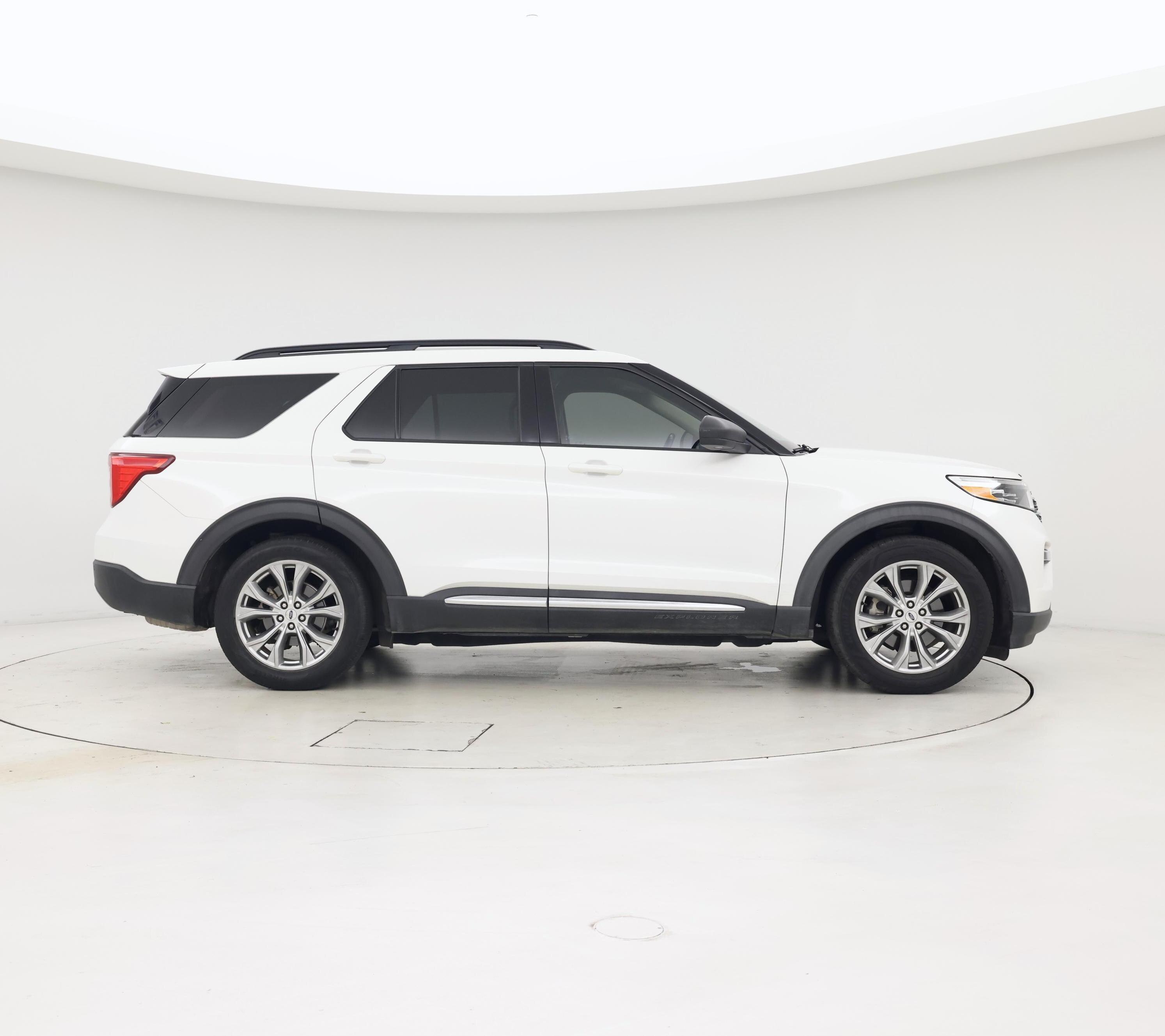 Thumbnail: 2020 Ford Explorer - 7