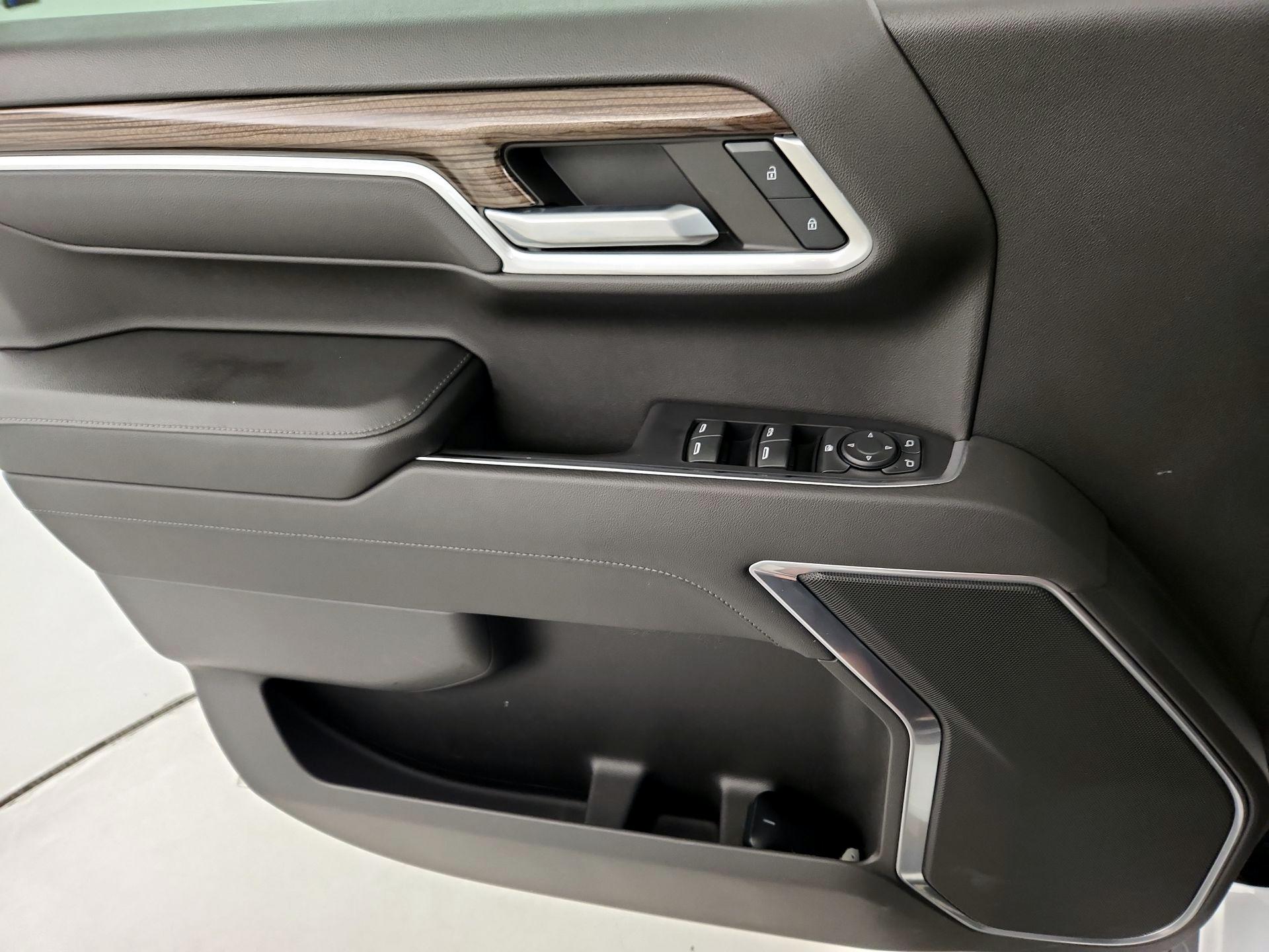 Thumbnail: 2022 Chevrolet Silverado 1500 - 12