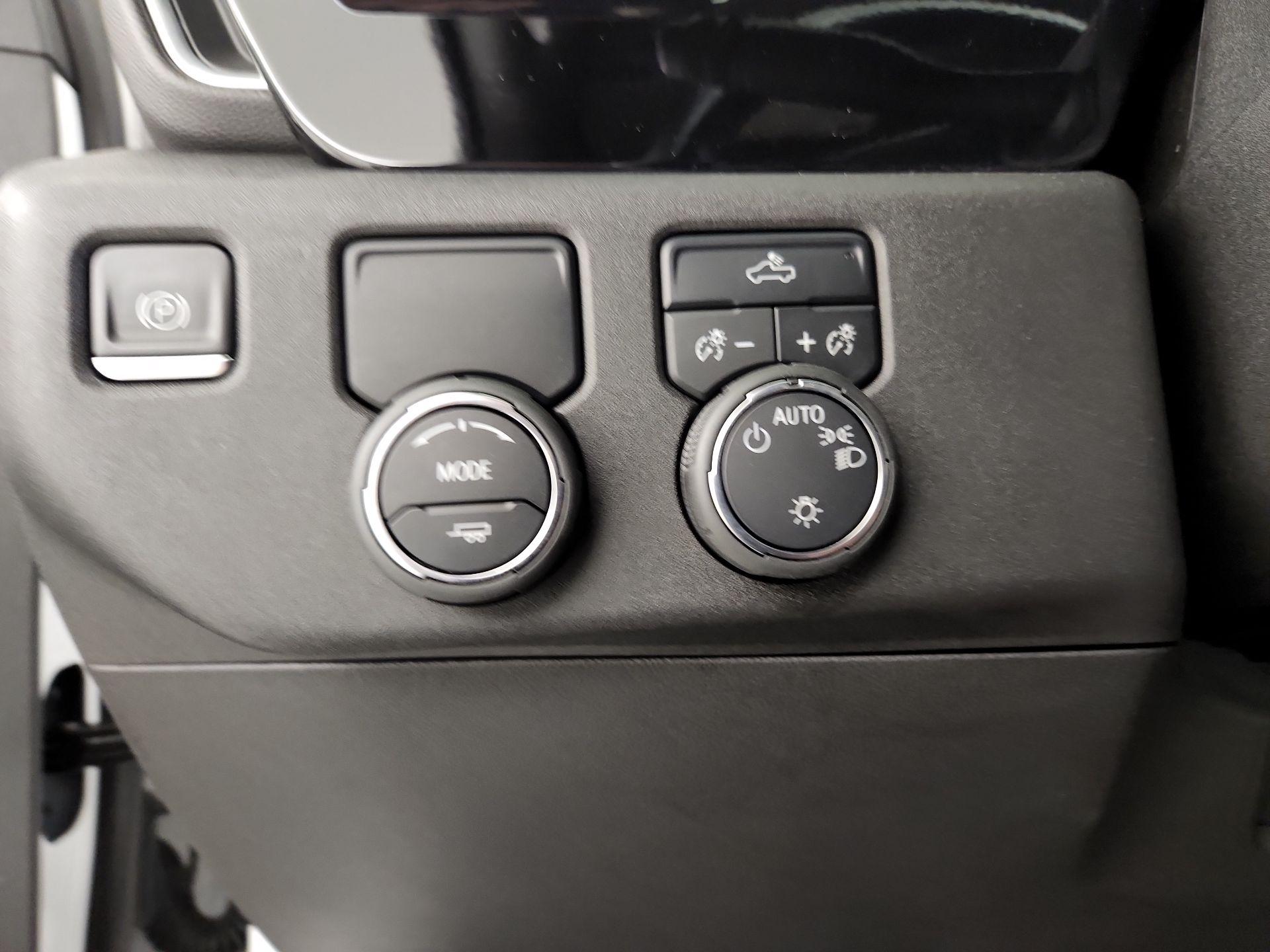 Thumbnail: 2022 Chevrolet Silverado 1500 - 13