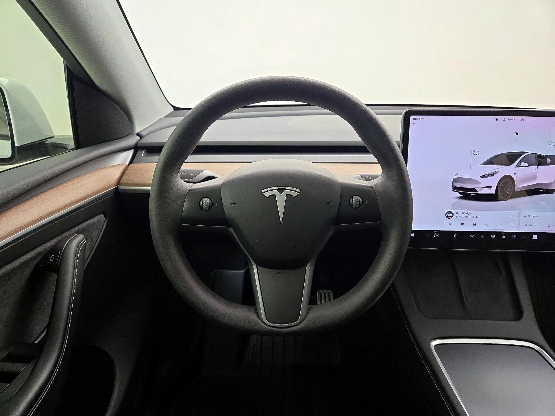 Thumbnail: 2023 Tesla Model Y - 10
