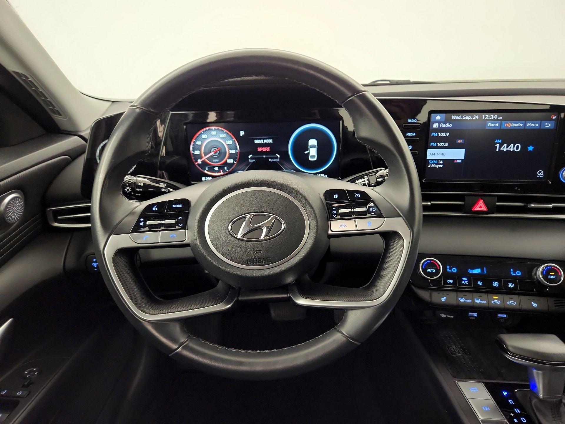 Thumbnail: 2022 Hyundai Elantra - 10