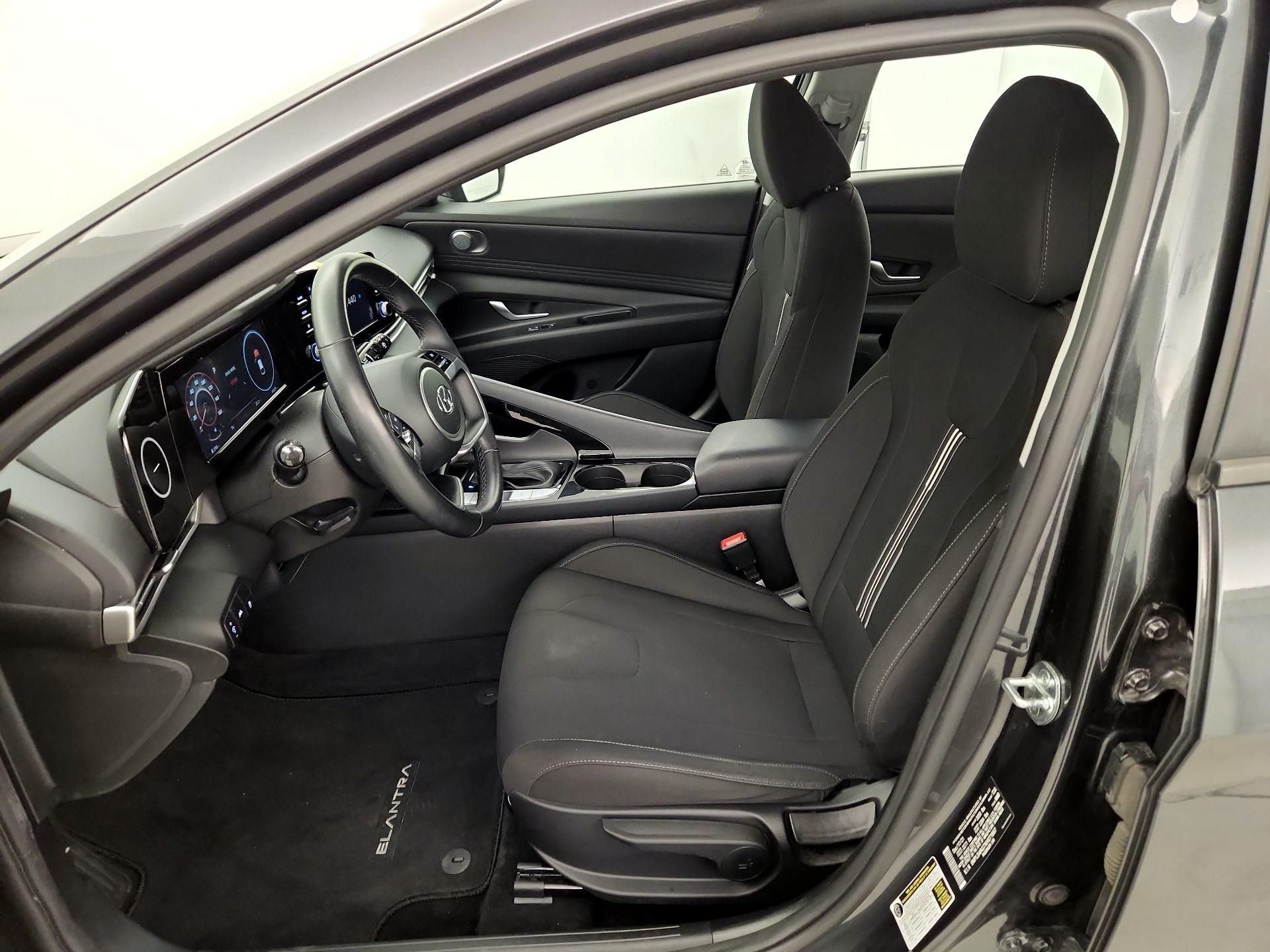 Thumbnail: 2022 Hyundai Elantra - 11