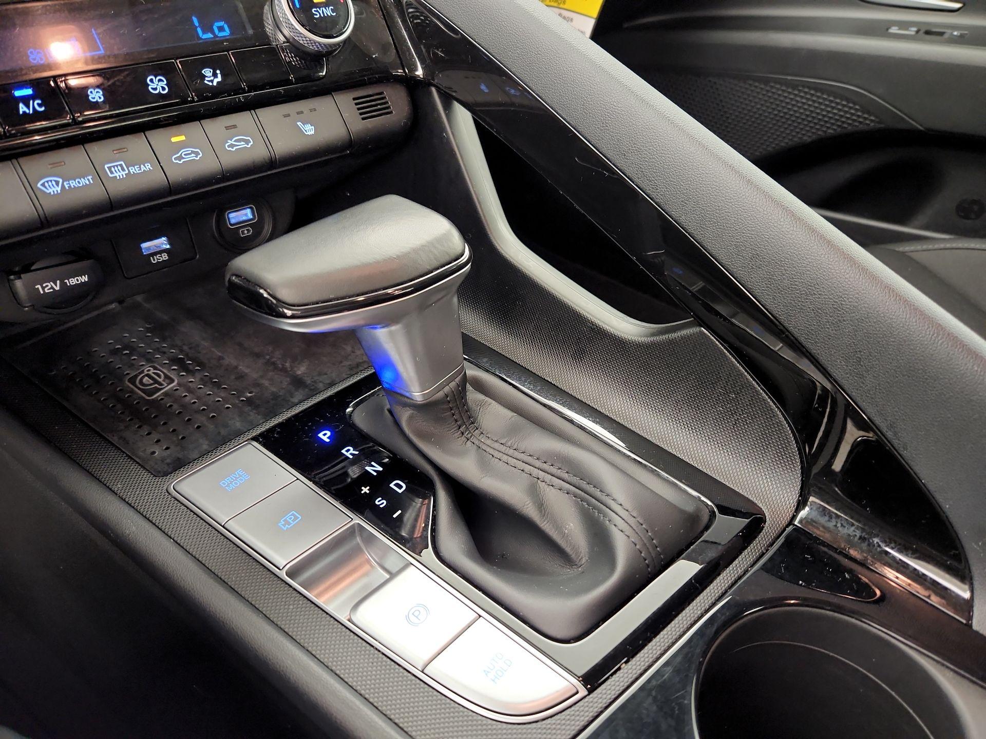Thumbnail: 2022 Hyundai Elantra - 17