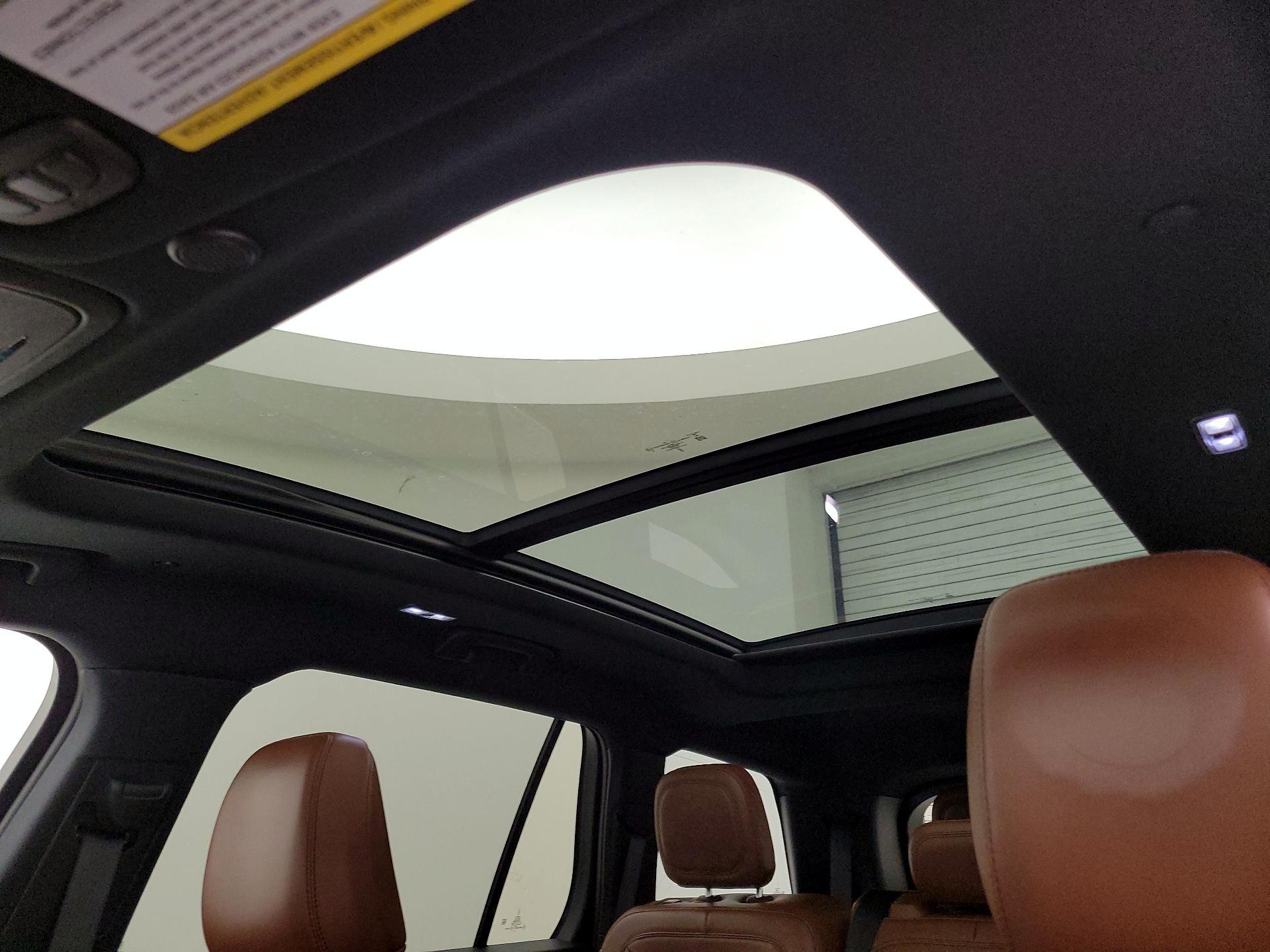 Thumbnail: 2021 Lincoln Aviator - 19