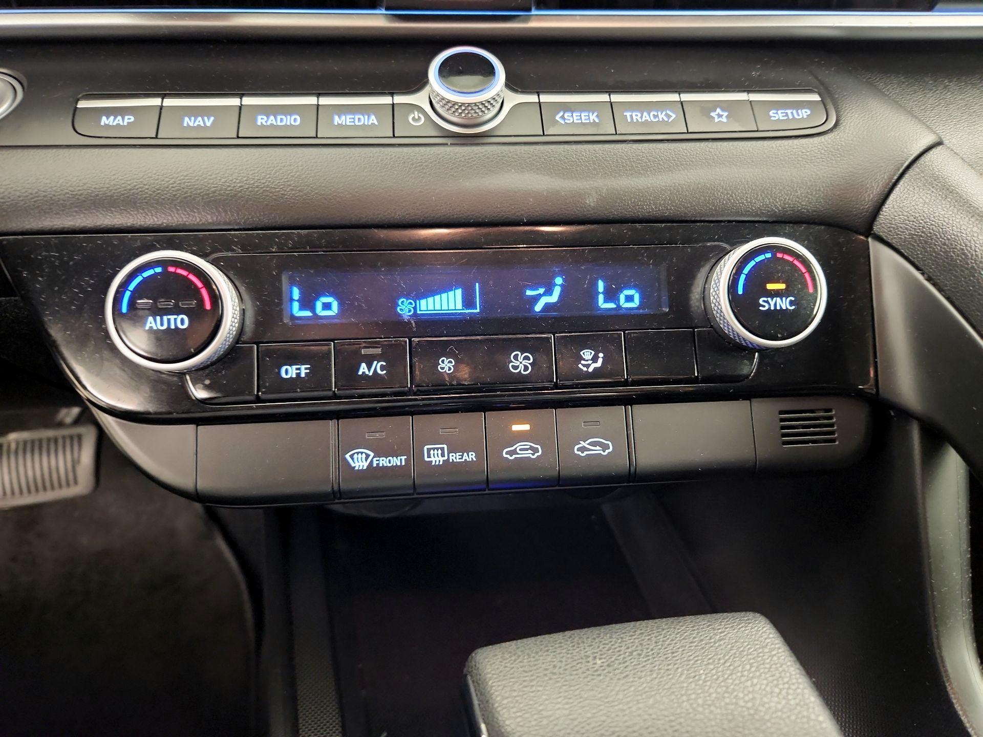 Thumbnail: 2024 Hyundai Elantra - 17
