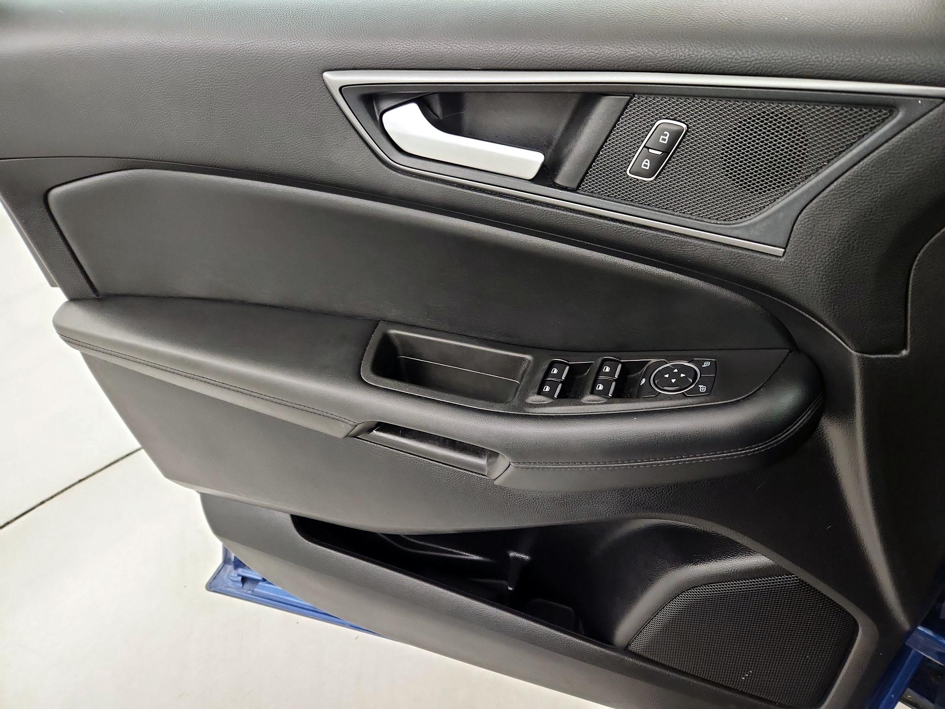 Thumbnail: 2021 Ford Edge - 12